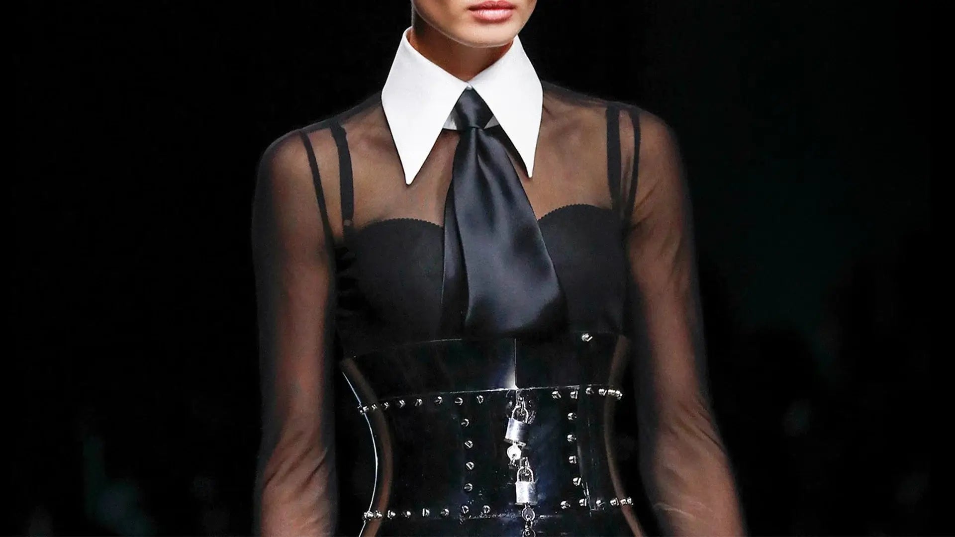 Dolce & Gabbana: Guidelines for Appropriate Attire at Your Upcoming Fashion Show