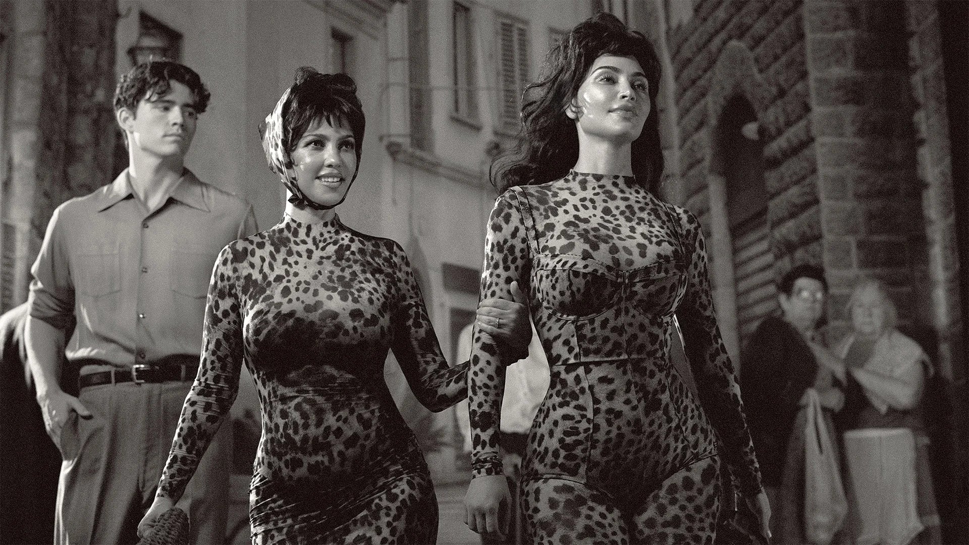 Dolce & Gabbana スキムと協力して、排他的なコレクションを発表します