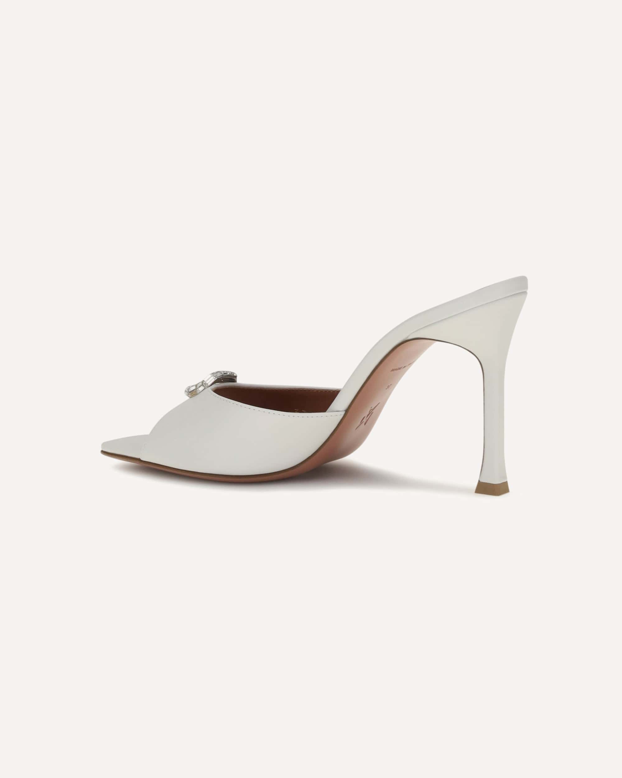 Sandales mules en cuir Amina Muaddi Camelia