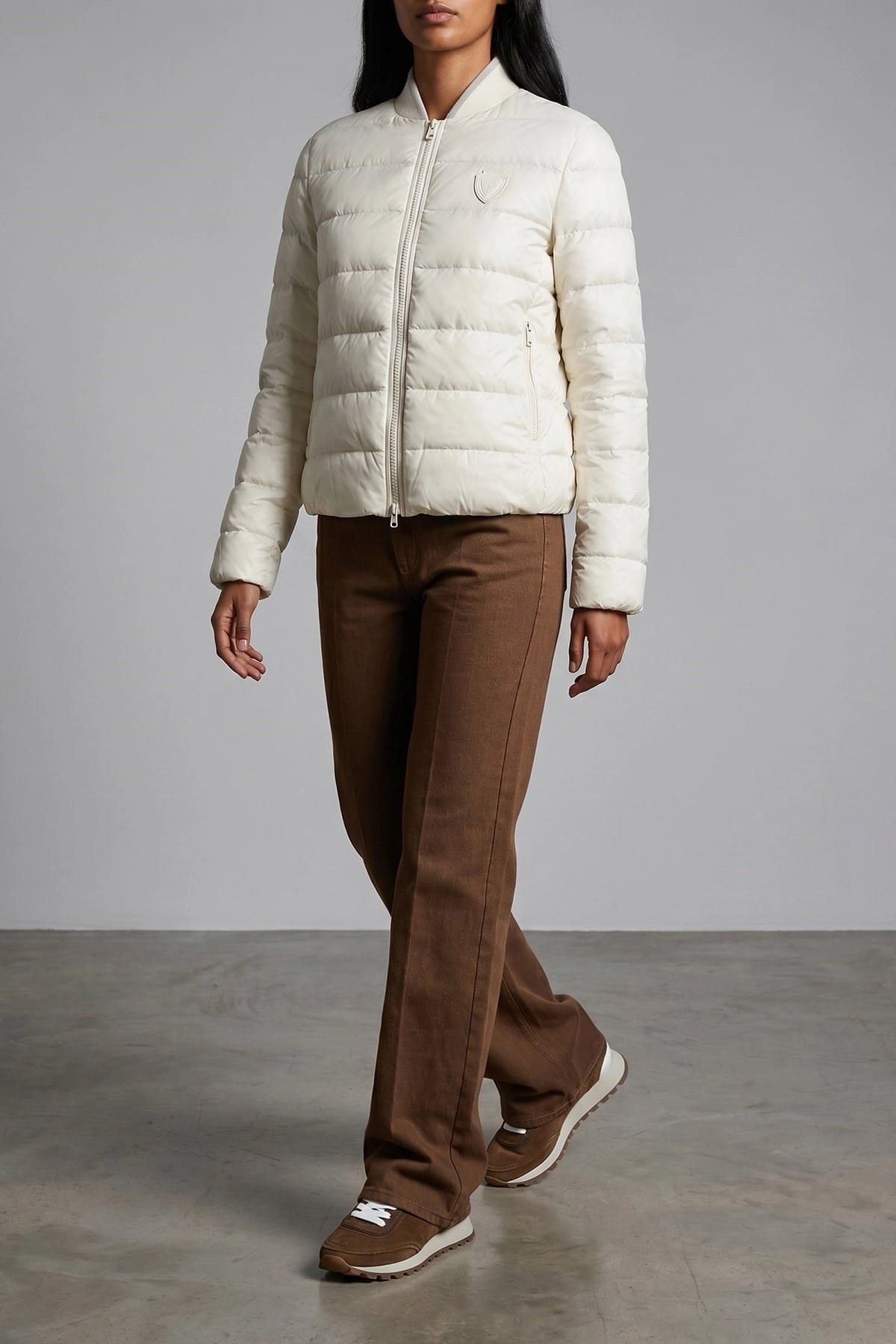 Brunello Cucinelli Daunenjacke mit heraldischem Wappen - alternate view