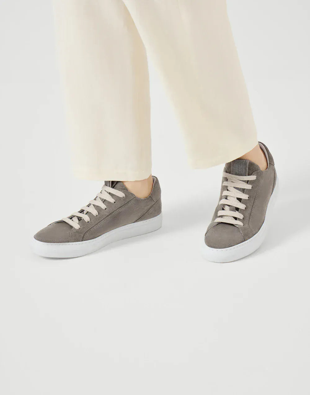 Khaki Wildleder-Sneaker - alternate view