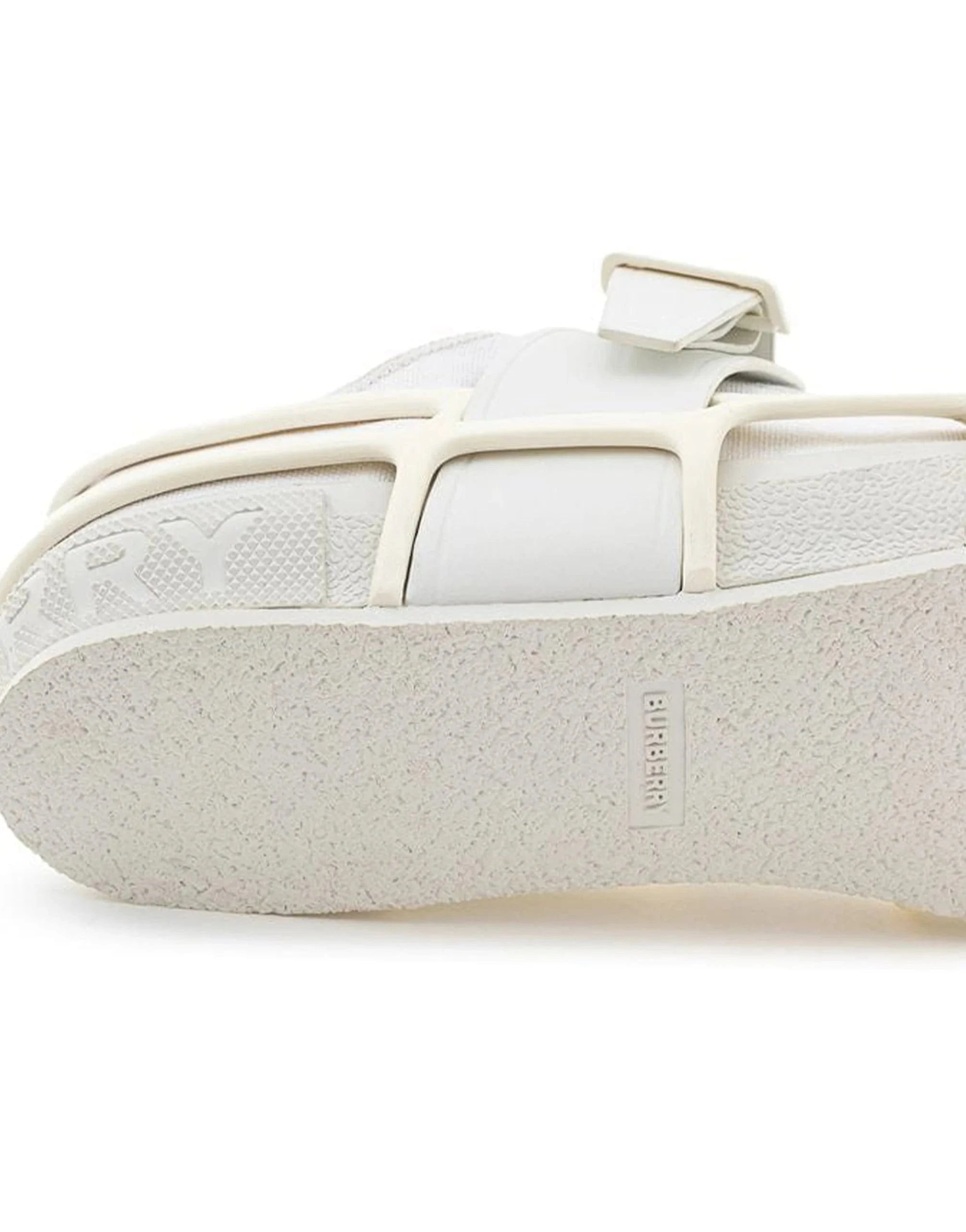 Burberry sneakers met gegraveerd logo en rubberen details
