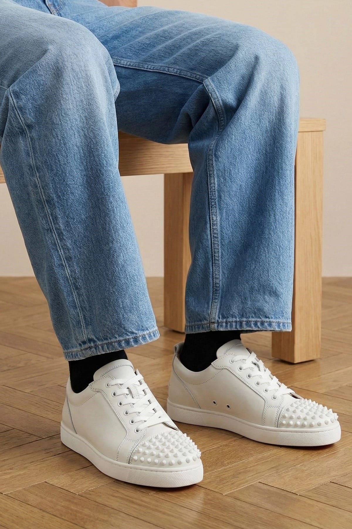 Christian Louboutin Tênis Louis Junior Spikes - alternate view