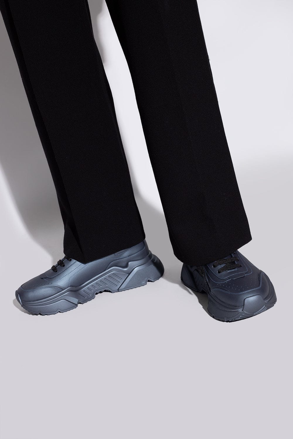 Dolce & Gabbana Blue Daymaster Low-Top Sneakers - alternate view