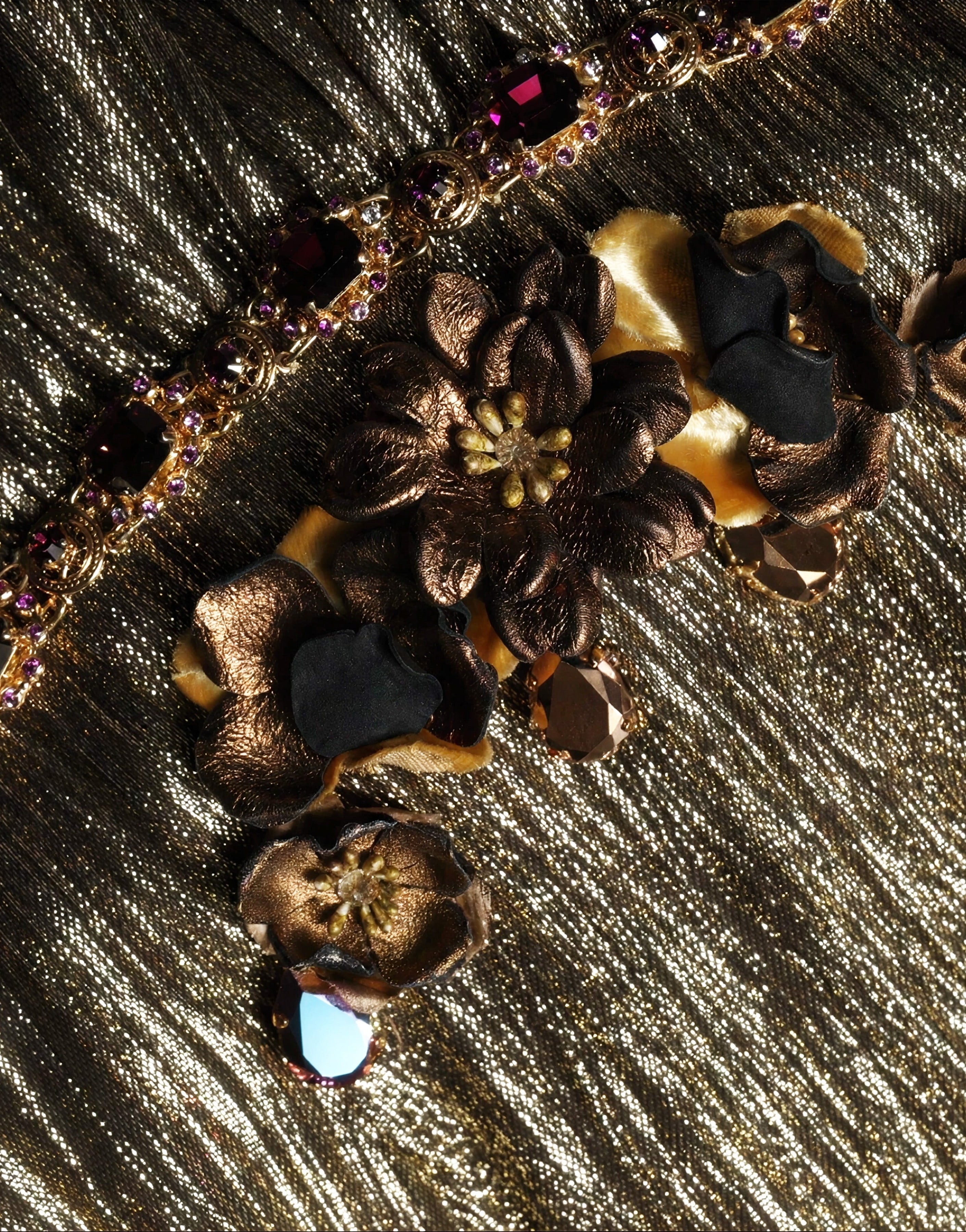 Dolce & Gabbana Kleid mit metallischen Blumenapplikationen