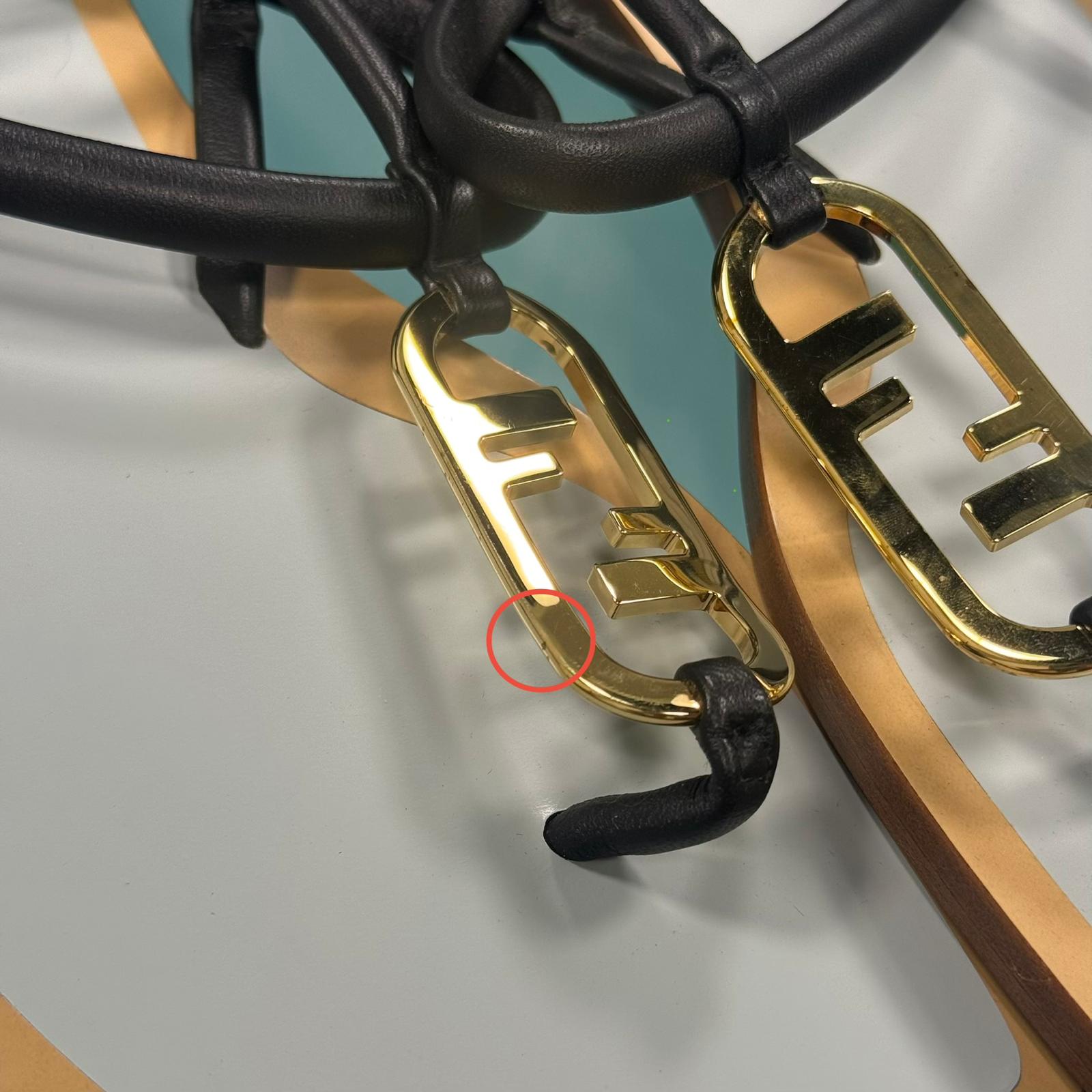 Fendi Fendi O'Lock Sandals