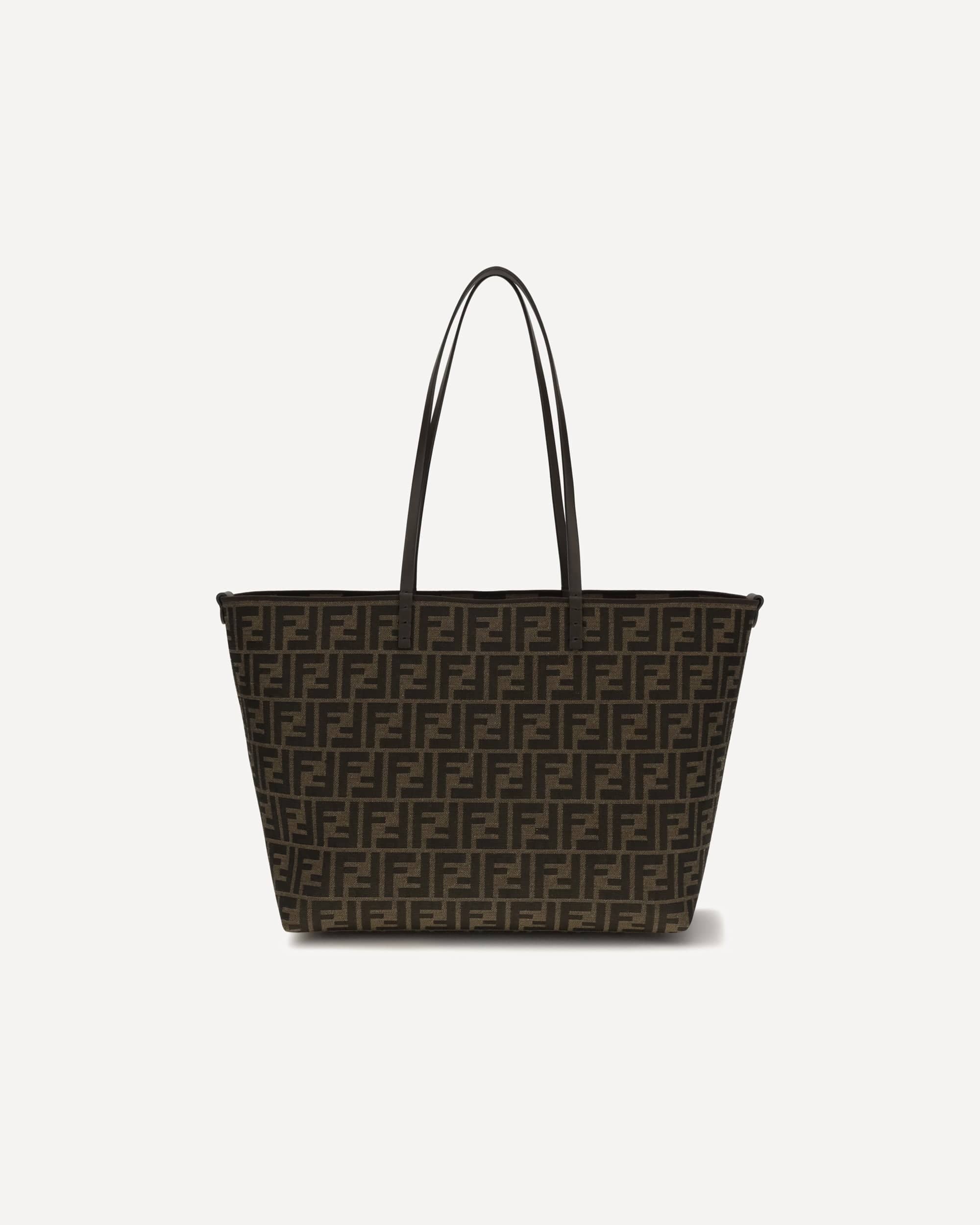 حقيبة توت Fendi Roll متوسطة