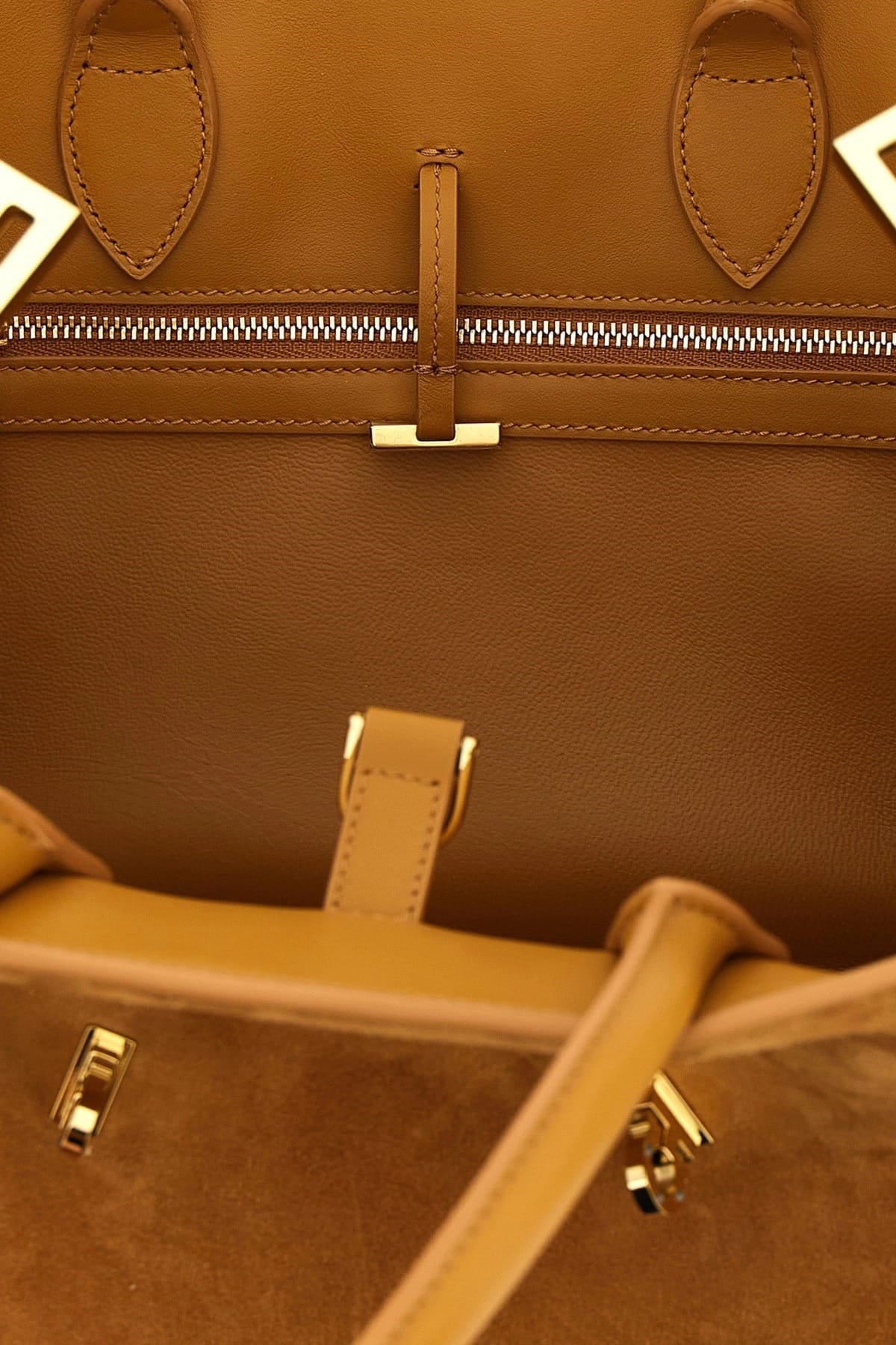 Ferragamo Ferragamo Hug Th S Handbag