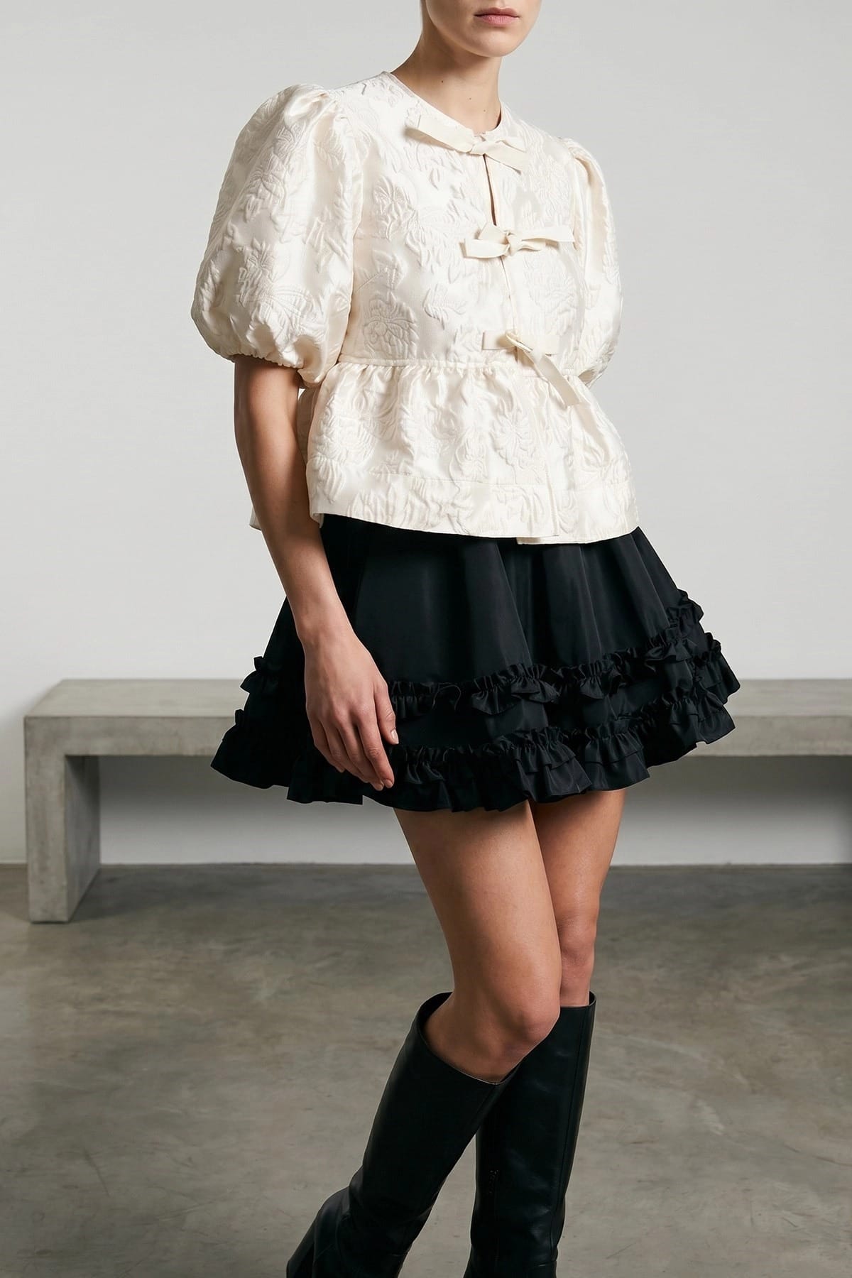 Ganni Blusa peplum de satén Ganni - alternate view