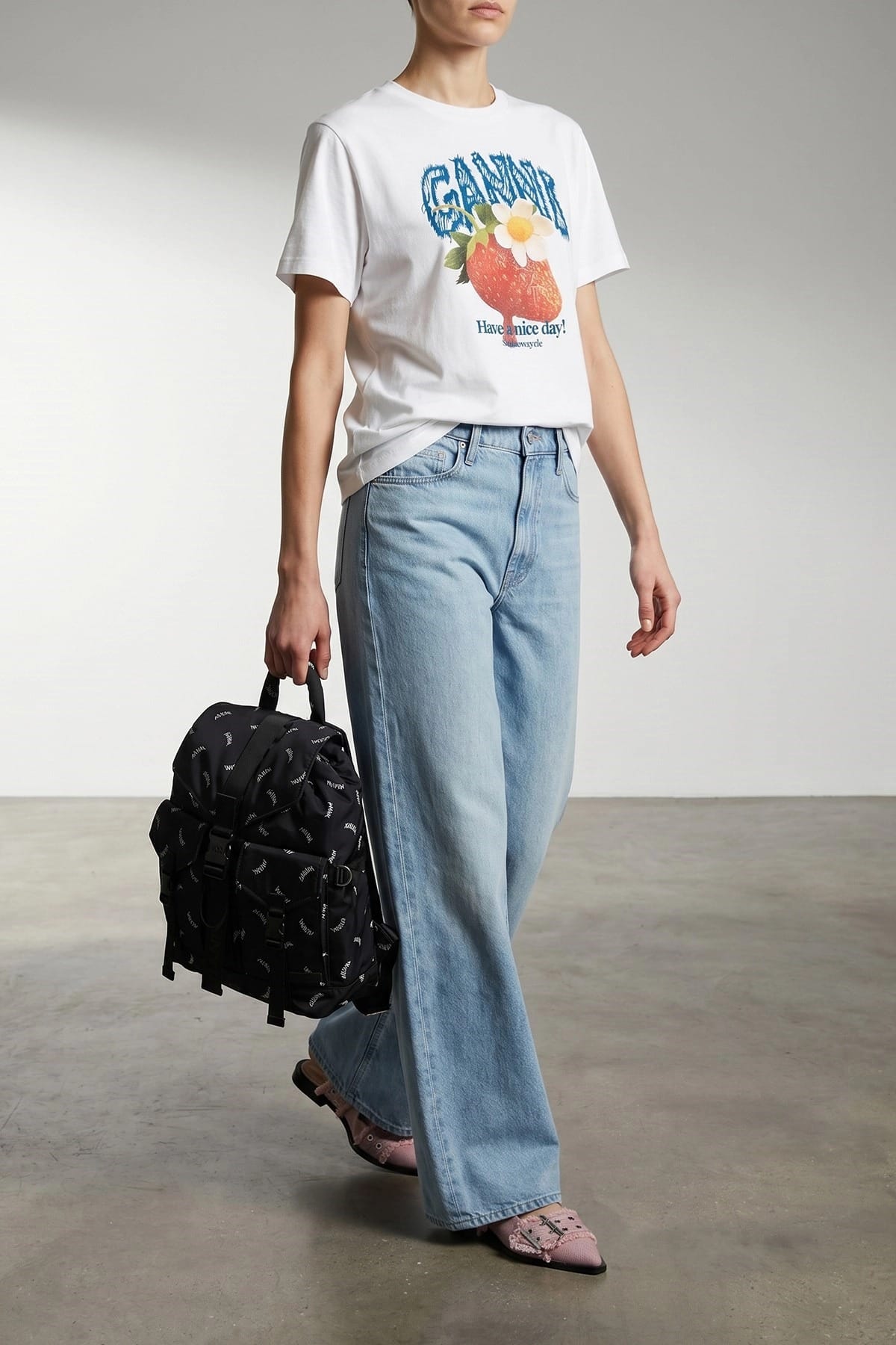 Ganni T-shirt con stampa di fragole - alternate view