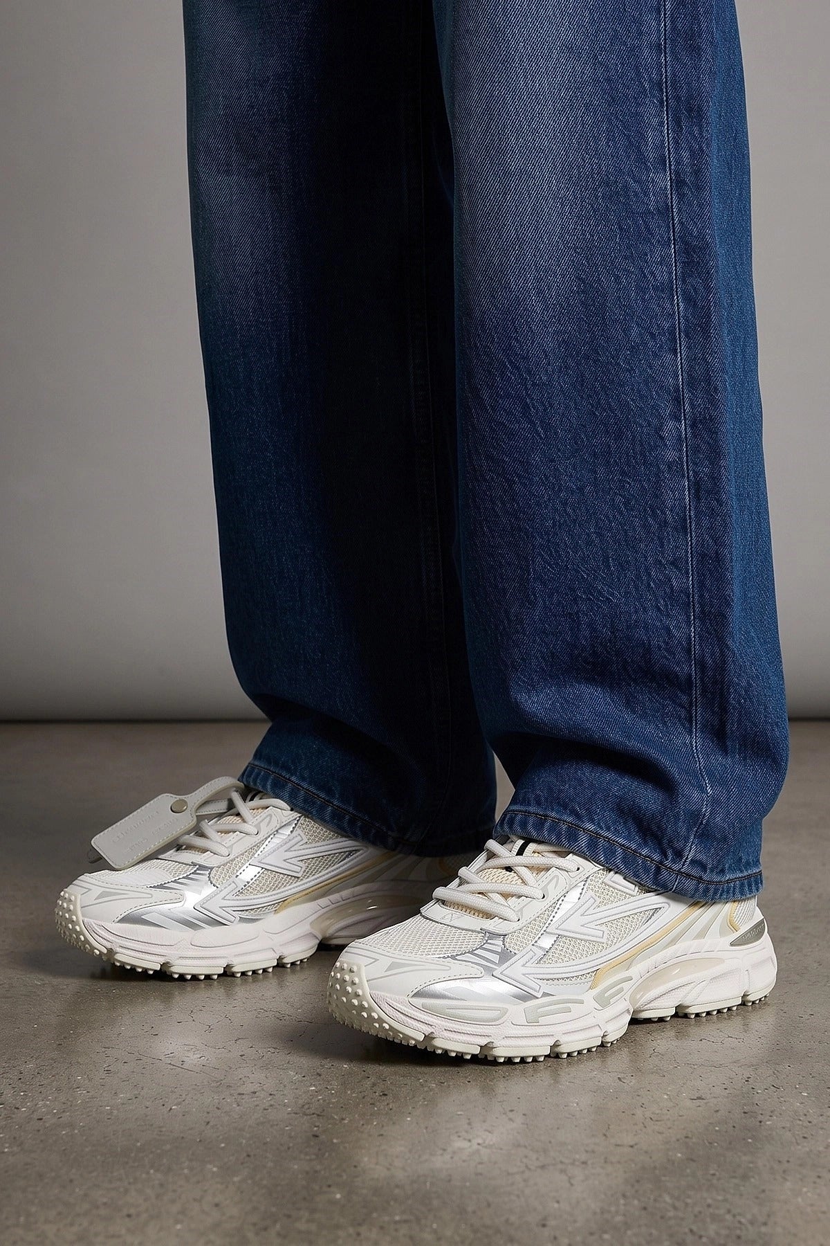 Off-White Be Right Back Sneakers