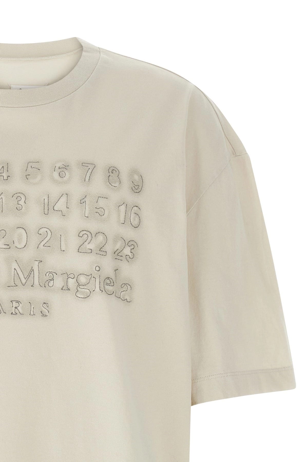 Maison Margiela تيشيرت بشعار
