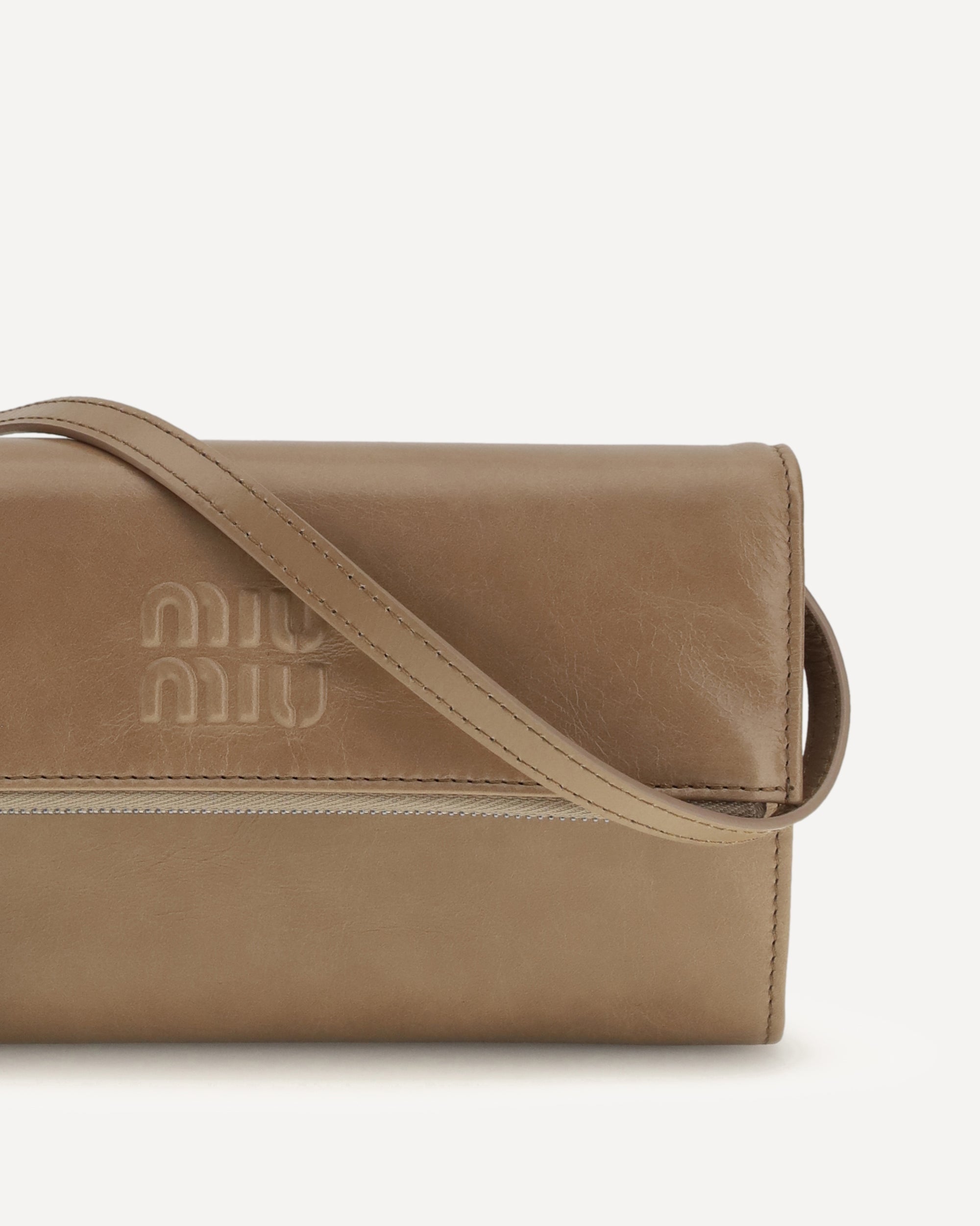 Miu Miu Necessaire de couro