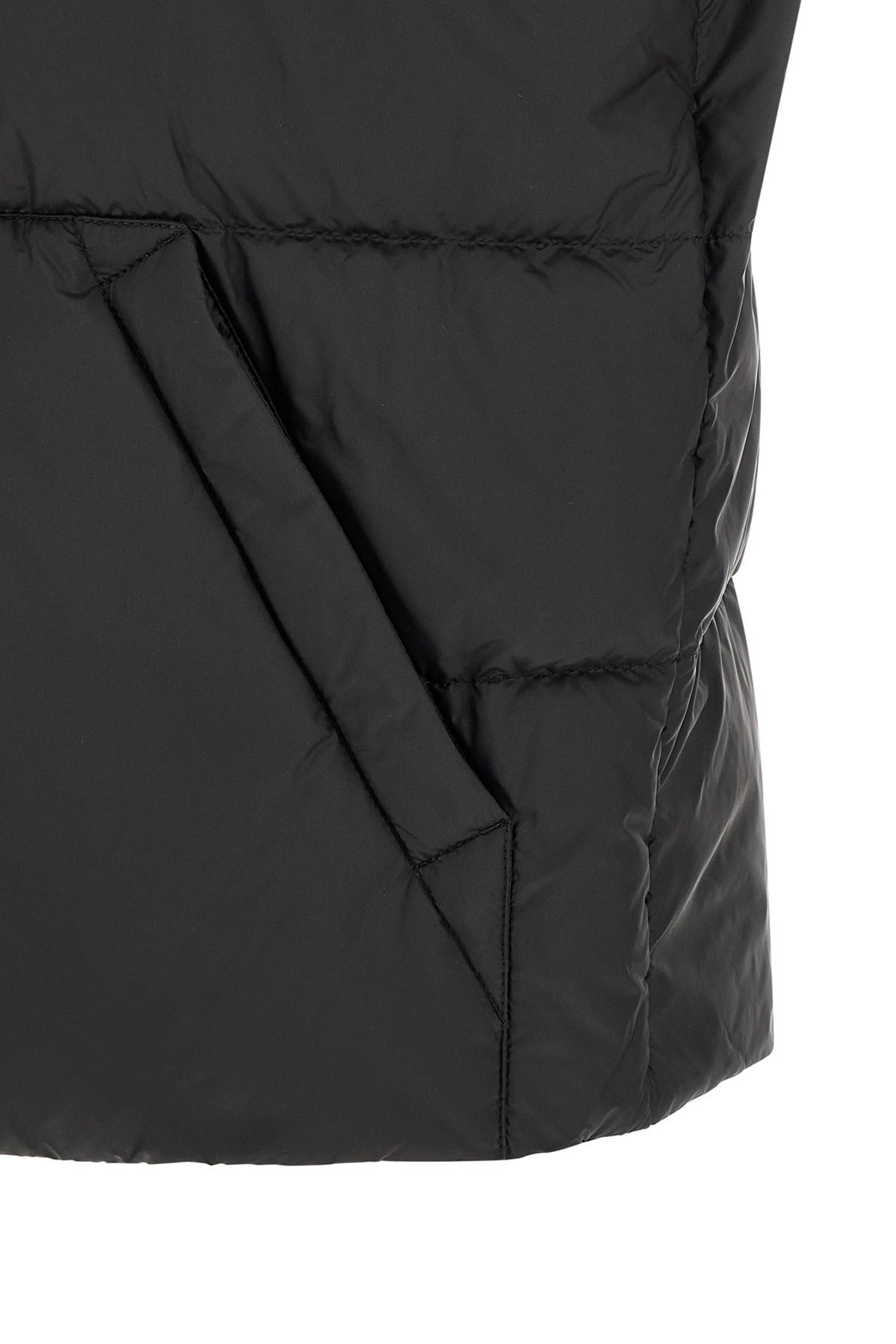 سترة بدون أكمام مبطنة Moncler Tuquerouye