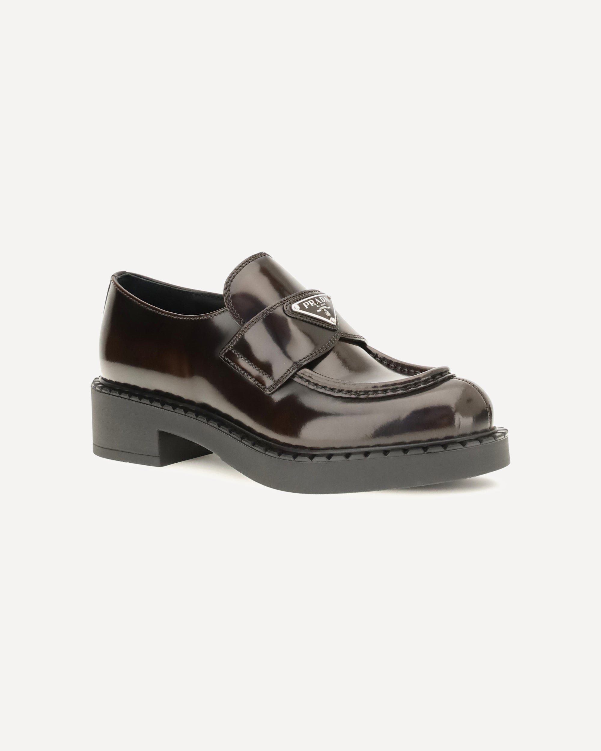 Prada Mocassins en cuir à logo - alternate view
