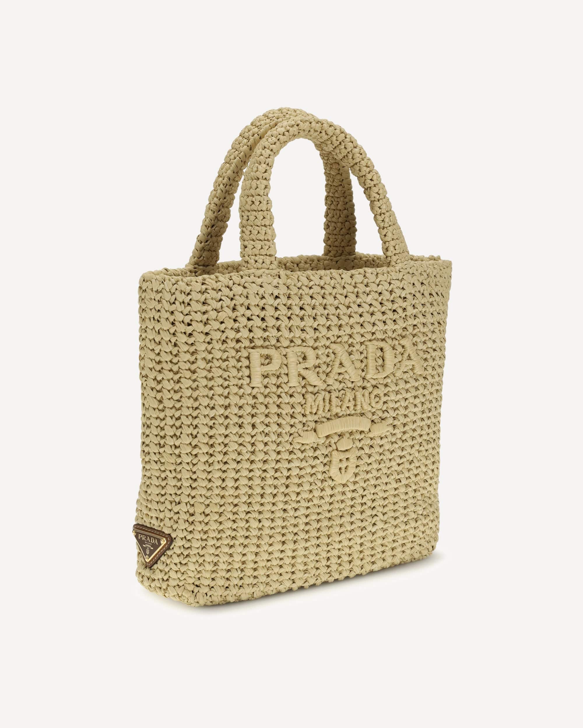 エナメルロゴ付きラフィアトートバッグ - alternate view