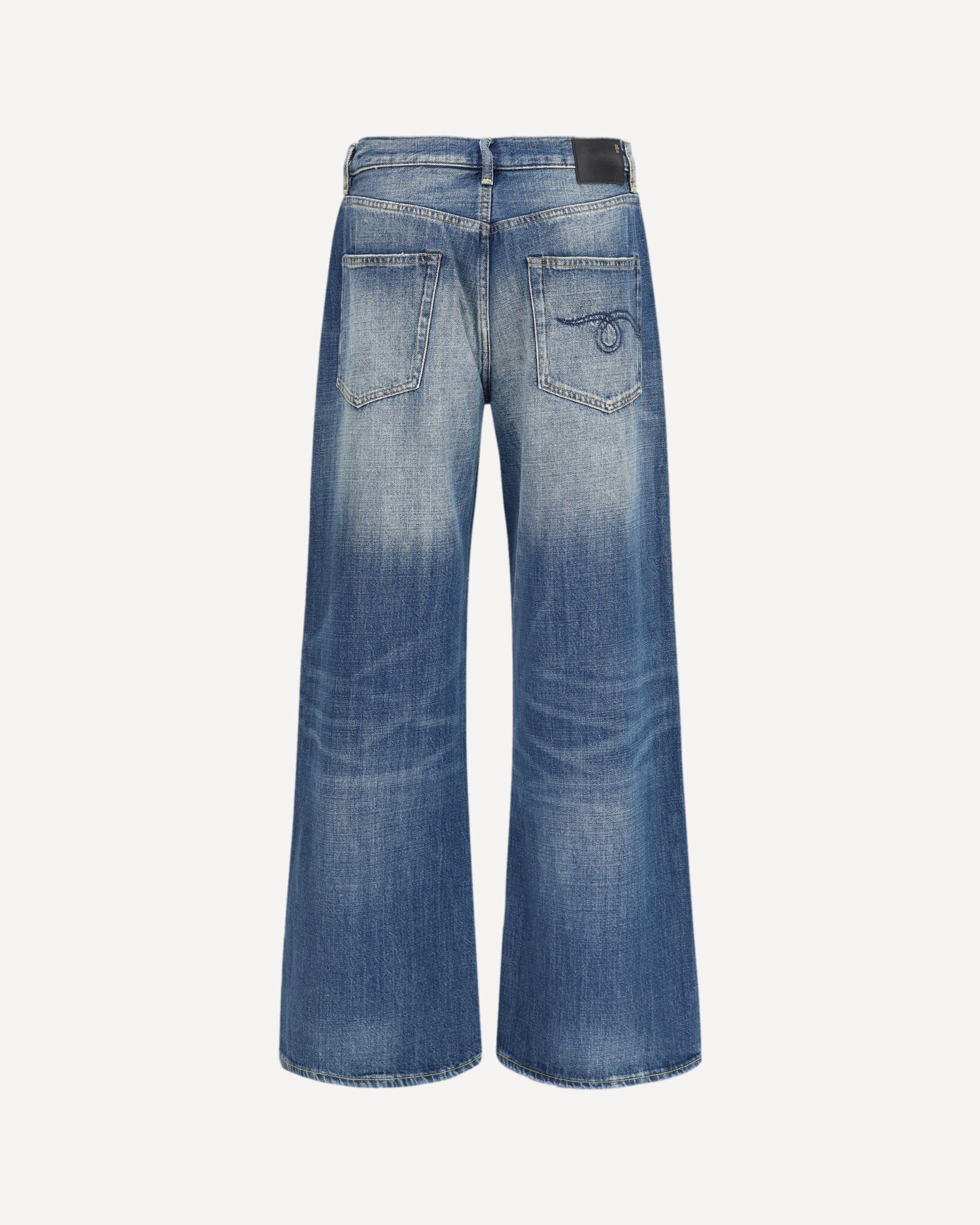 Jean ample D'Arcy - alternate view