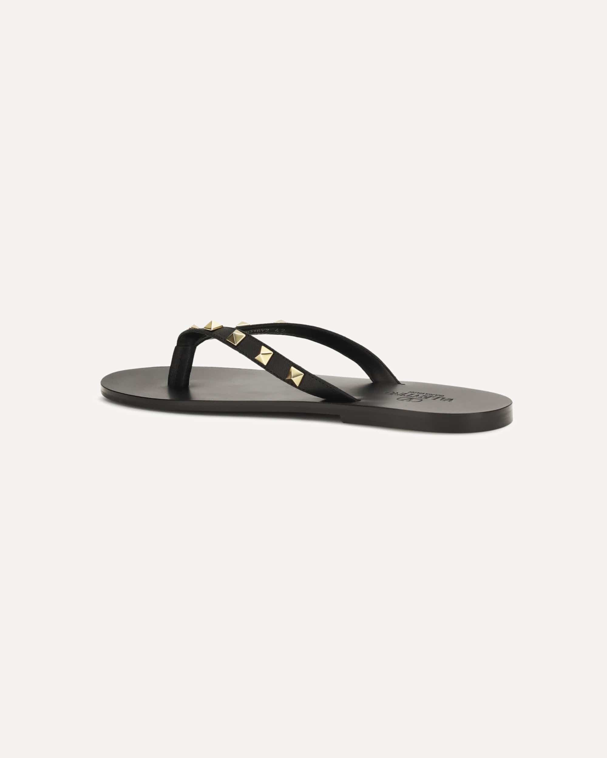 Valentino Garavani Valentino Garavani Rockstud Thong Sandals