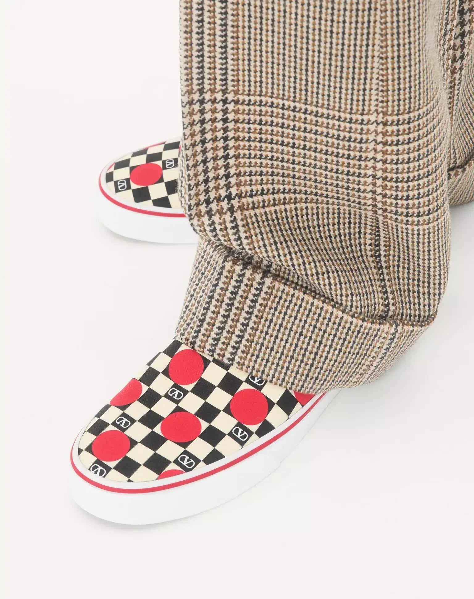 X Vans VLogo Slip-On-Sneaker aus kariertem Canvas - alternate view