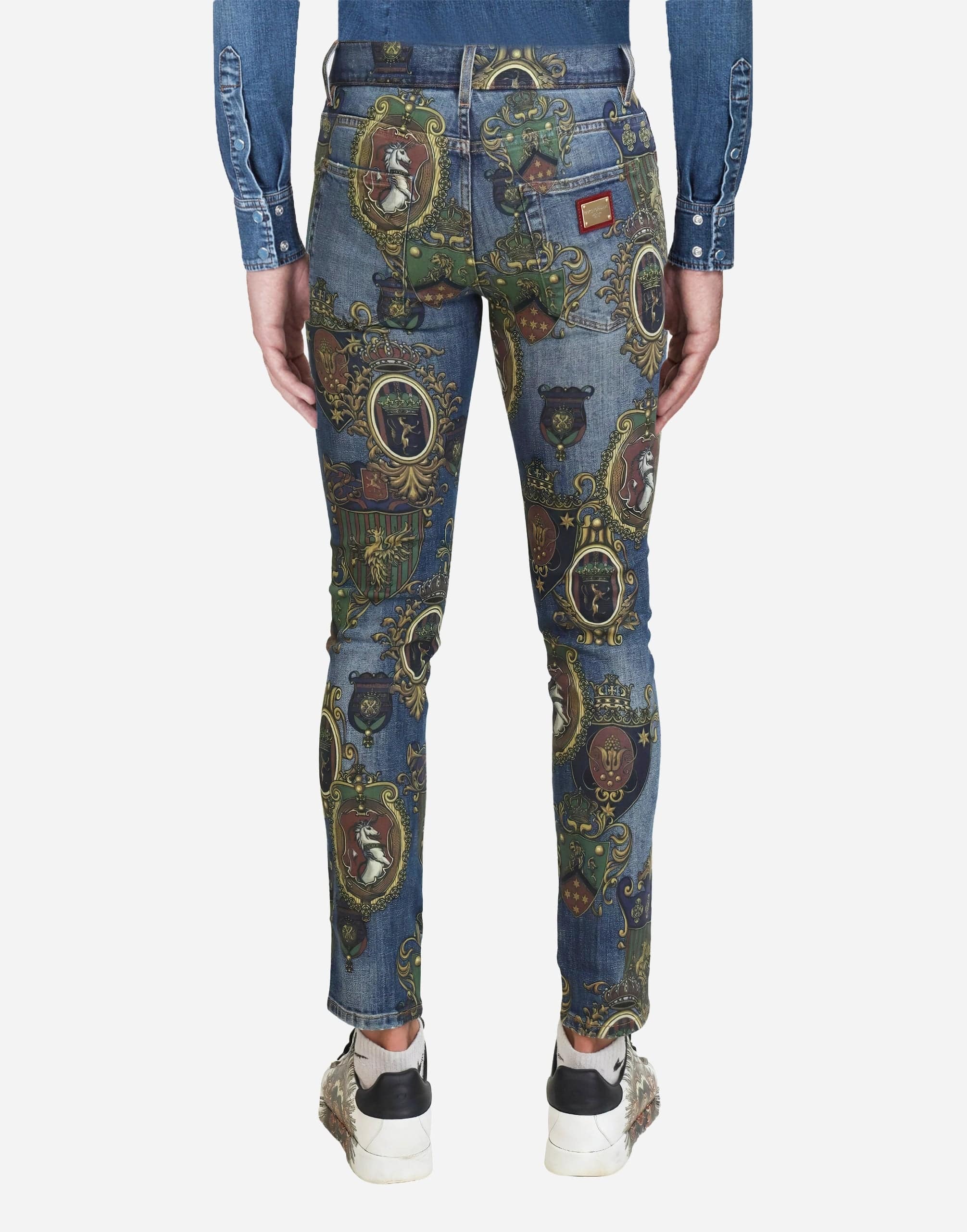 Dolce & Gabbana Slim Jeans With Heraldic Print | Sendegaro Dolce & Gabbana Slim Jeans With Heraldic Print | Sendegaro