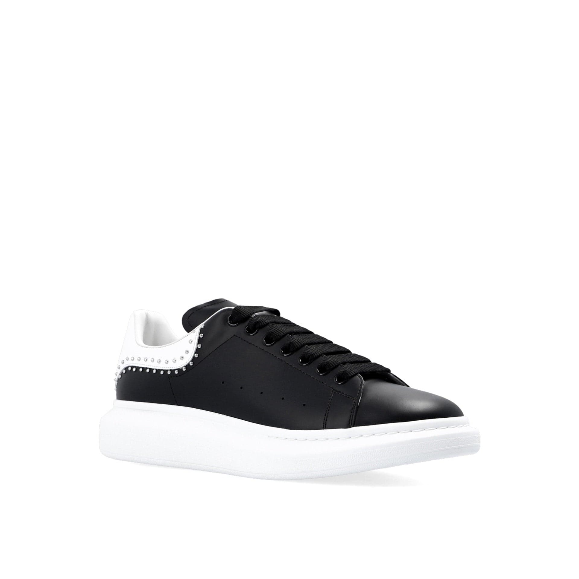 Alexander McQueen スタッズ付きオーバーサイズスニーカー | Sendegaro JP