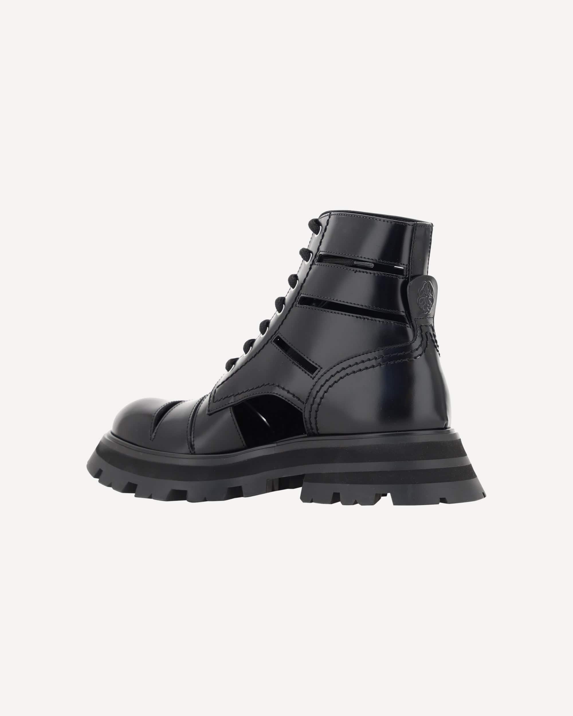 Alexander McQueen Alexander McQueen Wander Combat Boots