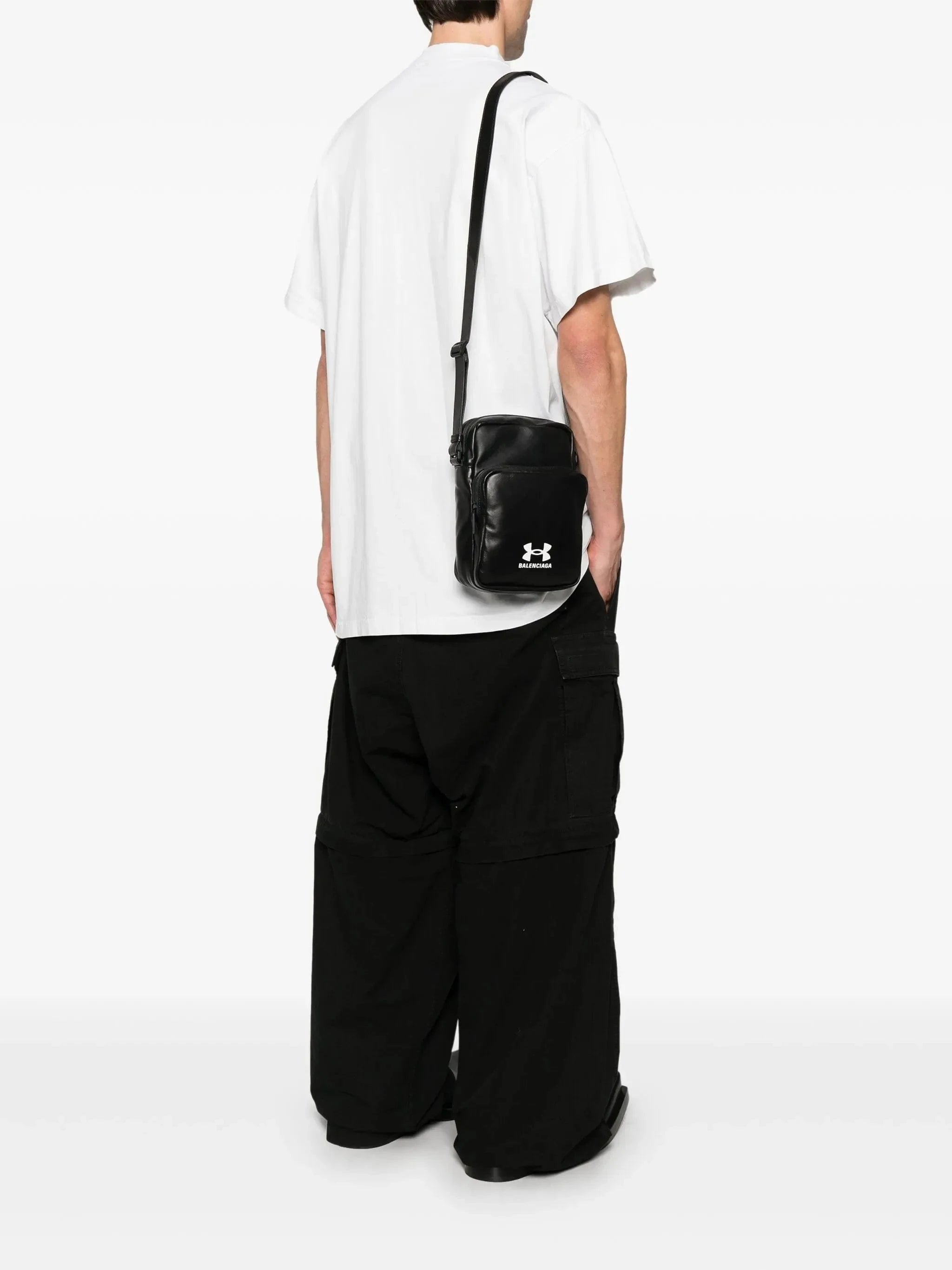 バレンシアガxアンダーアーマーメッセンジャーバッグ | Sendegaro US バレンシアガxアンダーアーマーメッセンジャーバッグ | Sendegaro US