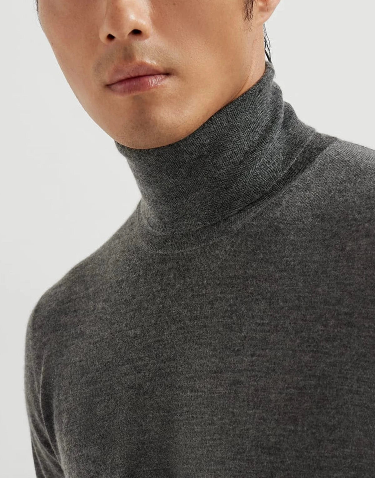 Brunello Cucinelli カシミヤシルク混合タートルネックセーター Brunello Cucinelli カシミヤシルク混合タートルネックセーター