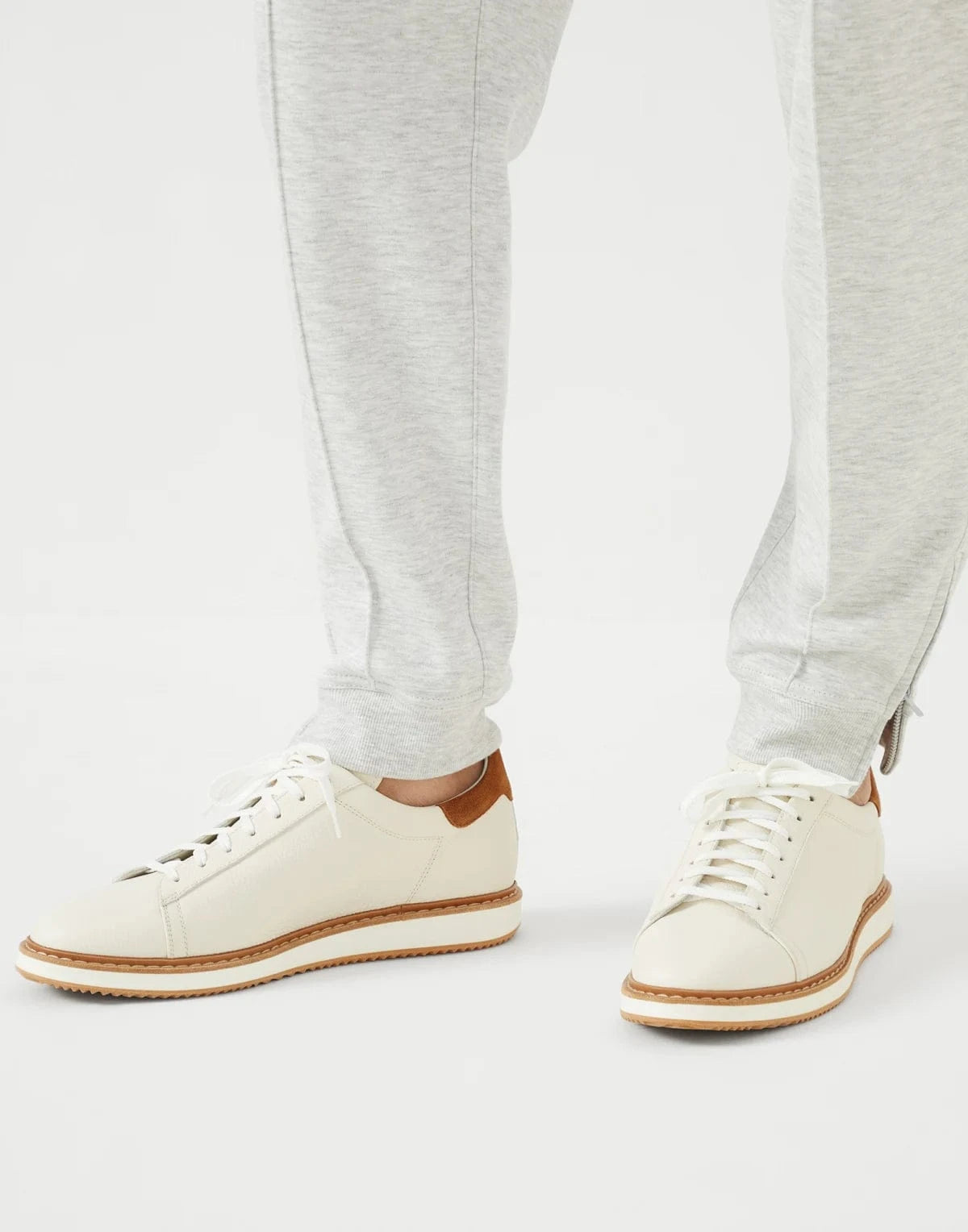 Brunello Cucinelli 穀物革のロートップスニーカー | Sendegaro US