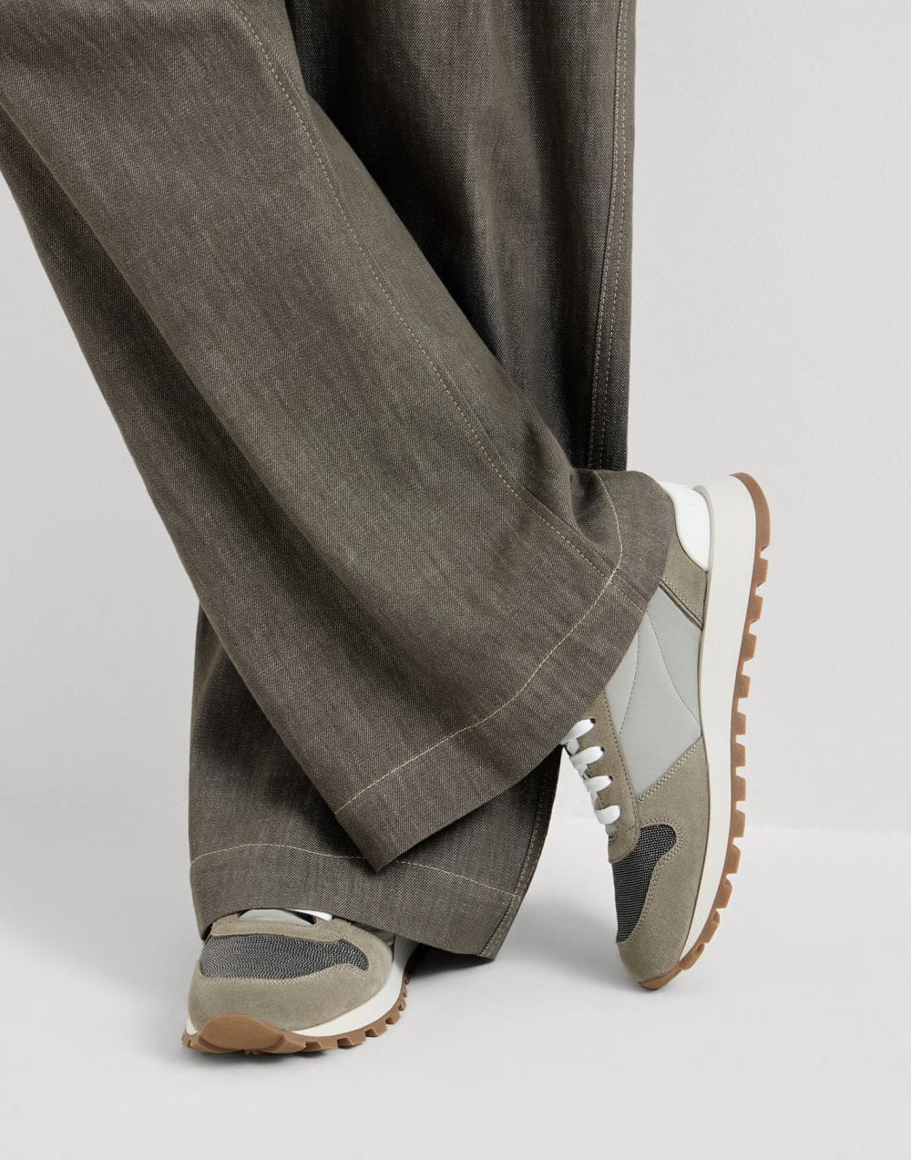 Khaki Techno-Gewebe Precious Toe Sneakers  - alternate view
