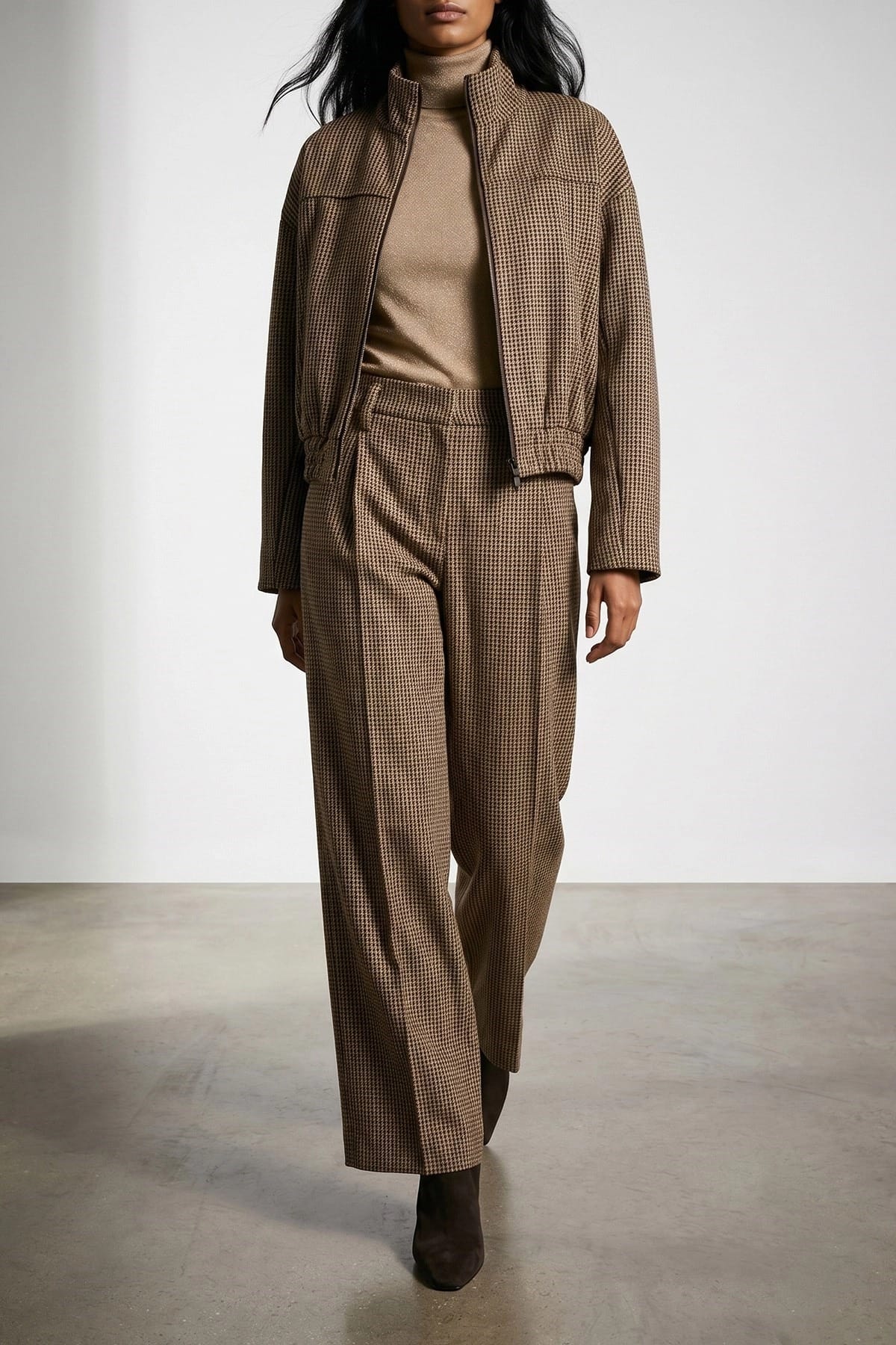 Brunello Cucinelli Shiny Zipper Pull Jacket - alternate view