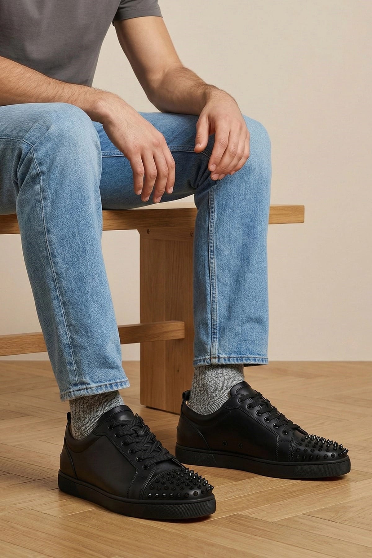 Christian Louboutin Christian Louboutin Louis Junior Spikes Flat Sneakers