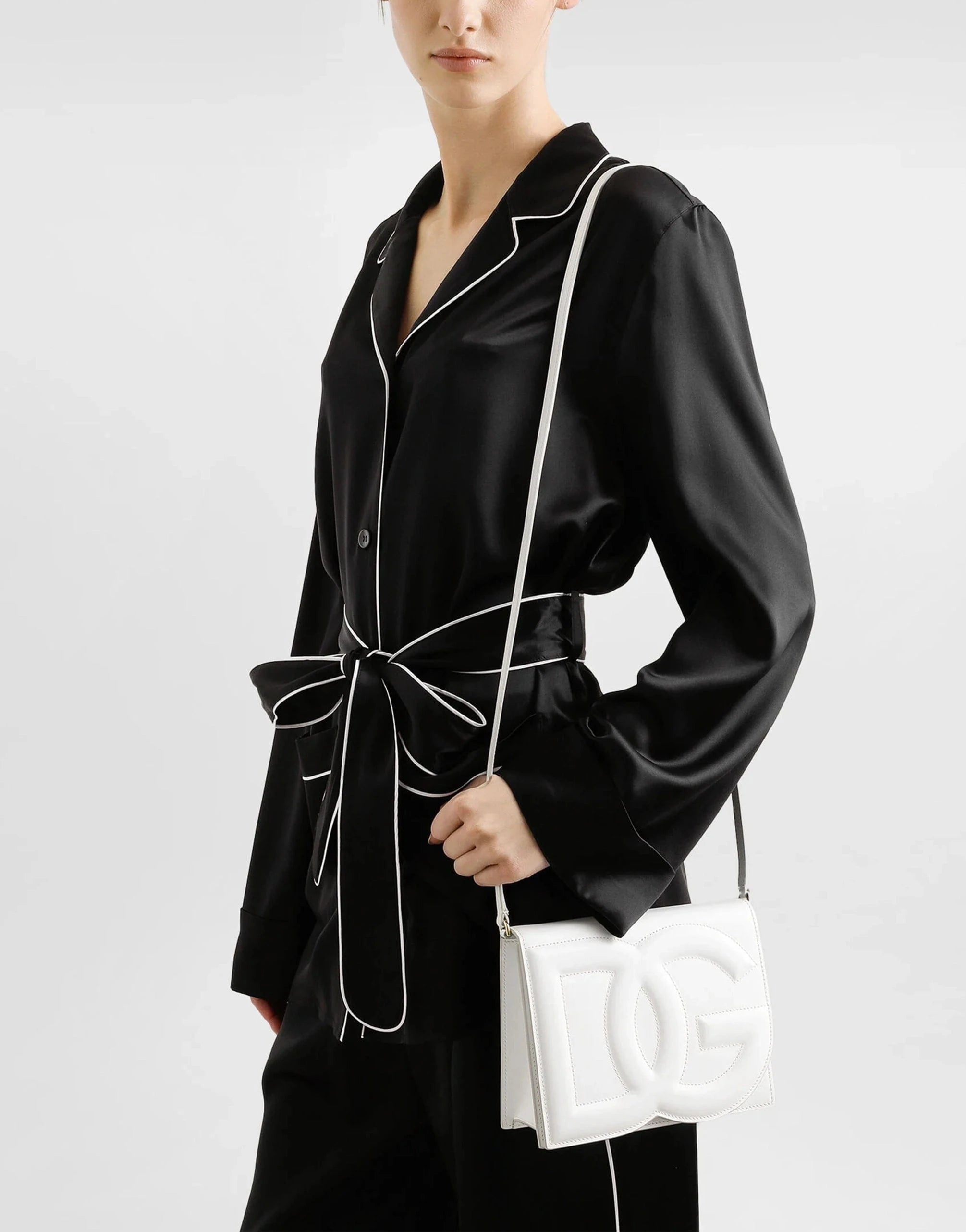 Dolce & Gabbana DG Logo Bag Crossbody Bag | Sendegaro CZ Dolce & Gabbana DG Logo Bag Crossbody Bag | Sendegaro CZ