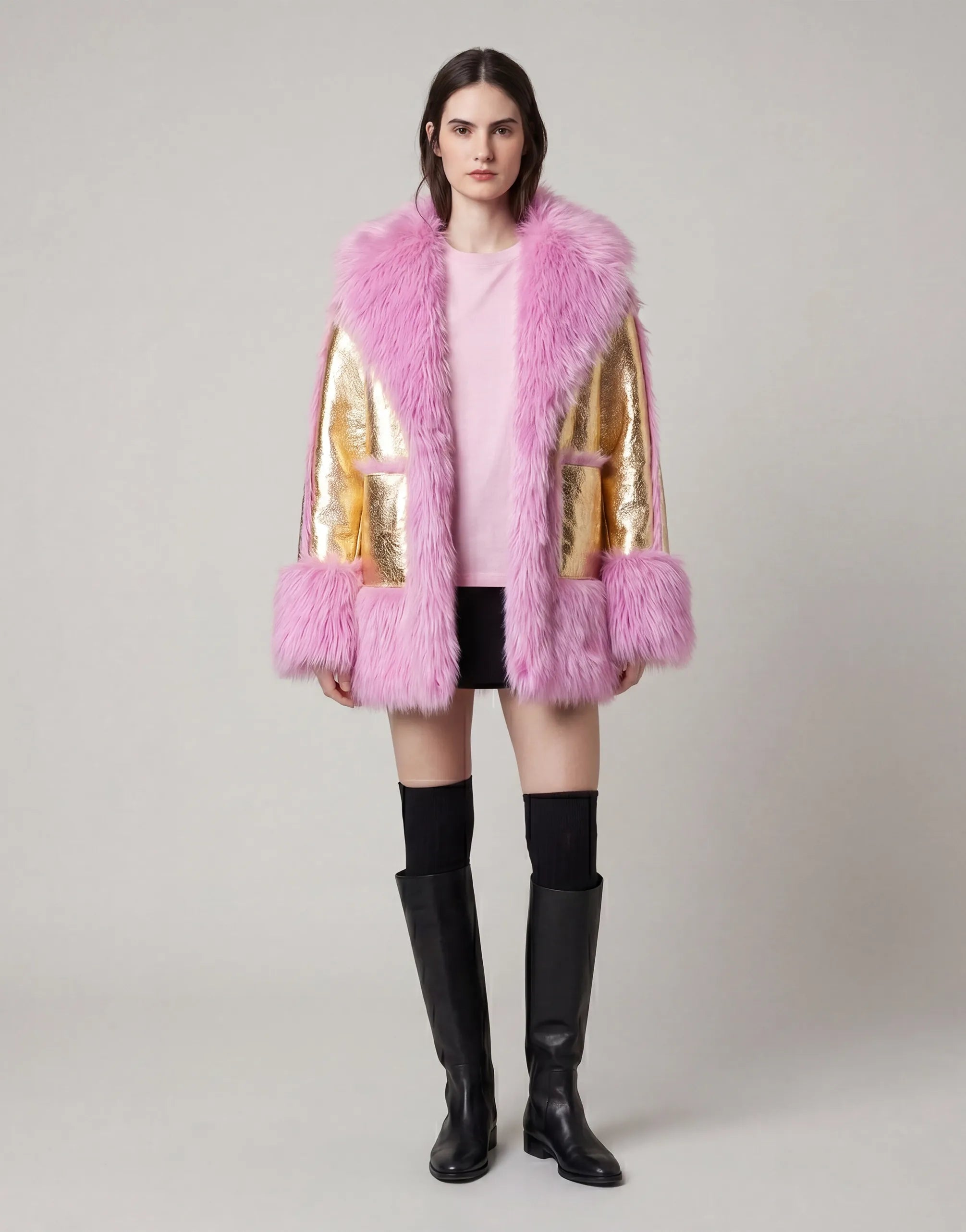 Dolce & Gabbana ファートリム付きゴールドレザージャケットコート Dolce & Gabbana ファートリム付きゴールドレザージャケットコート