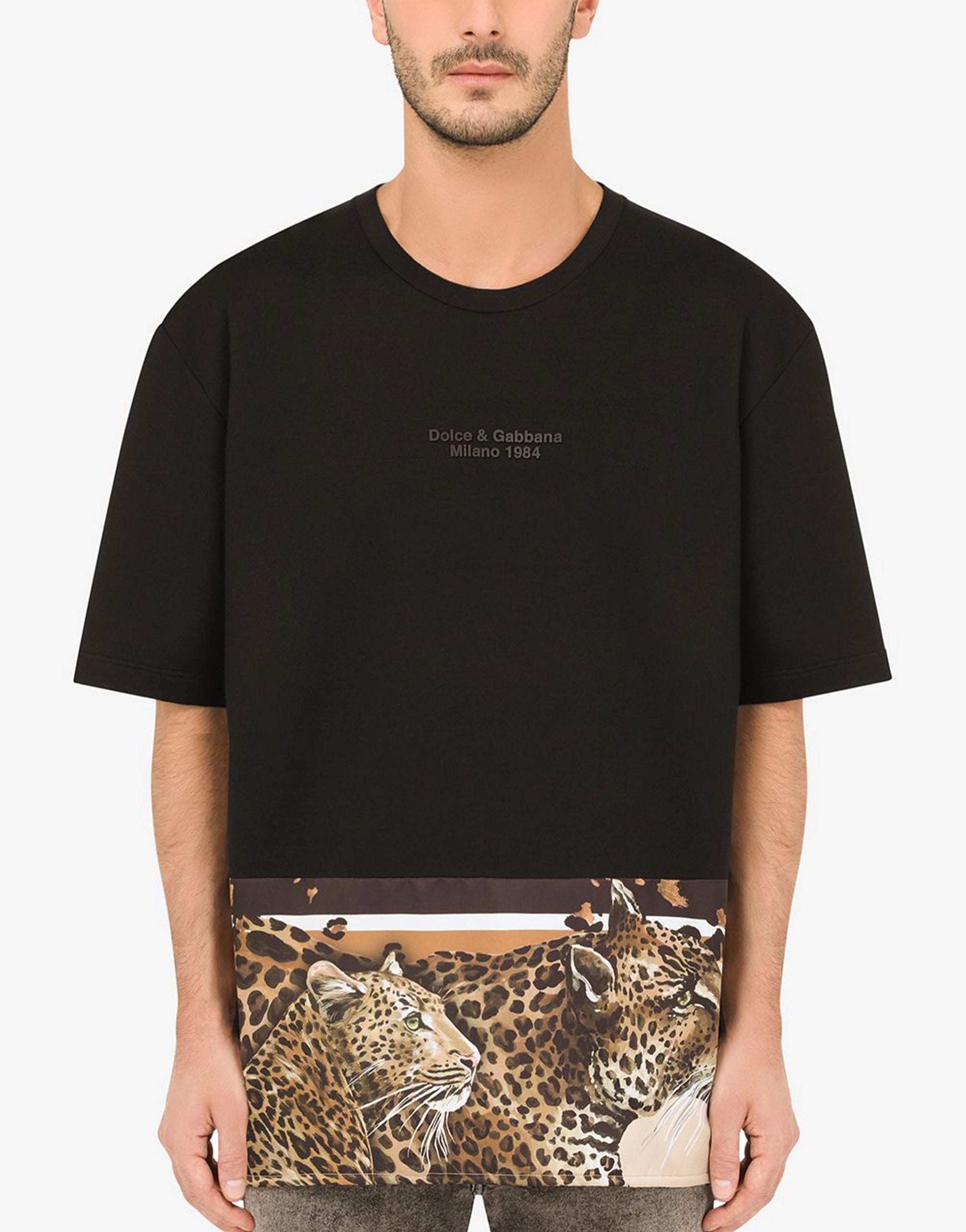 Camiseta de algodón con estampado de leopardo con parche