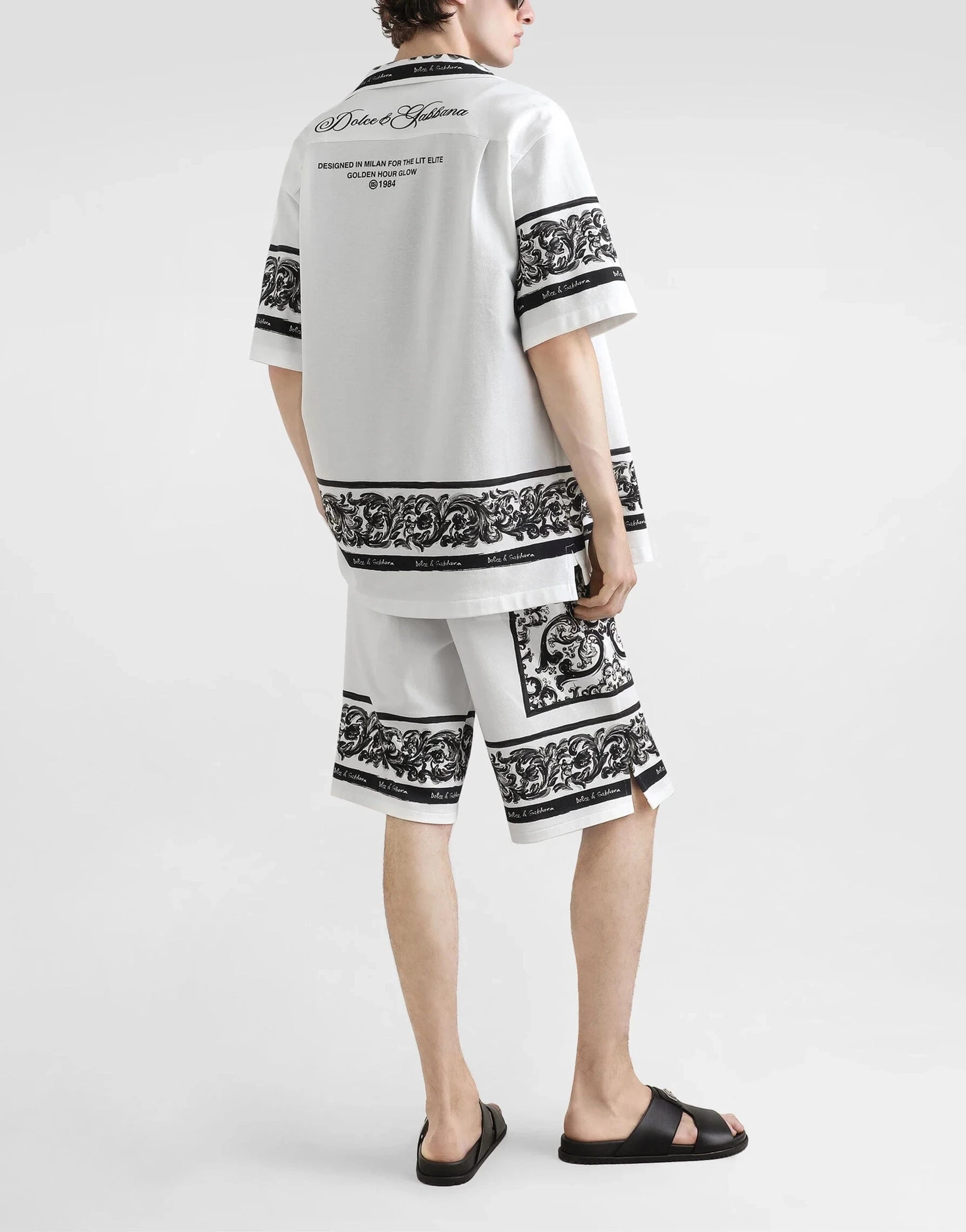 Dolce & Gabbana Majolica-Print Double Piqué Shorts Dolce & Gabbana Majolica-Print Double Piqué Shorts