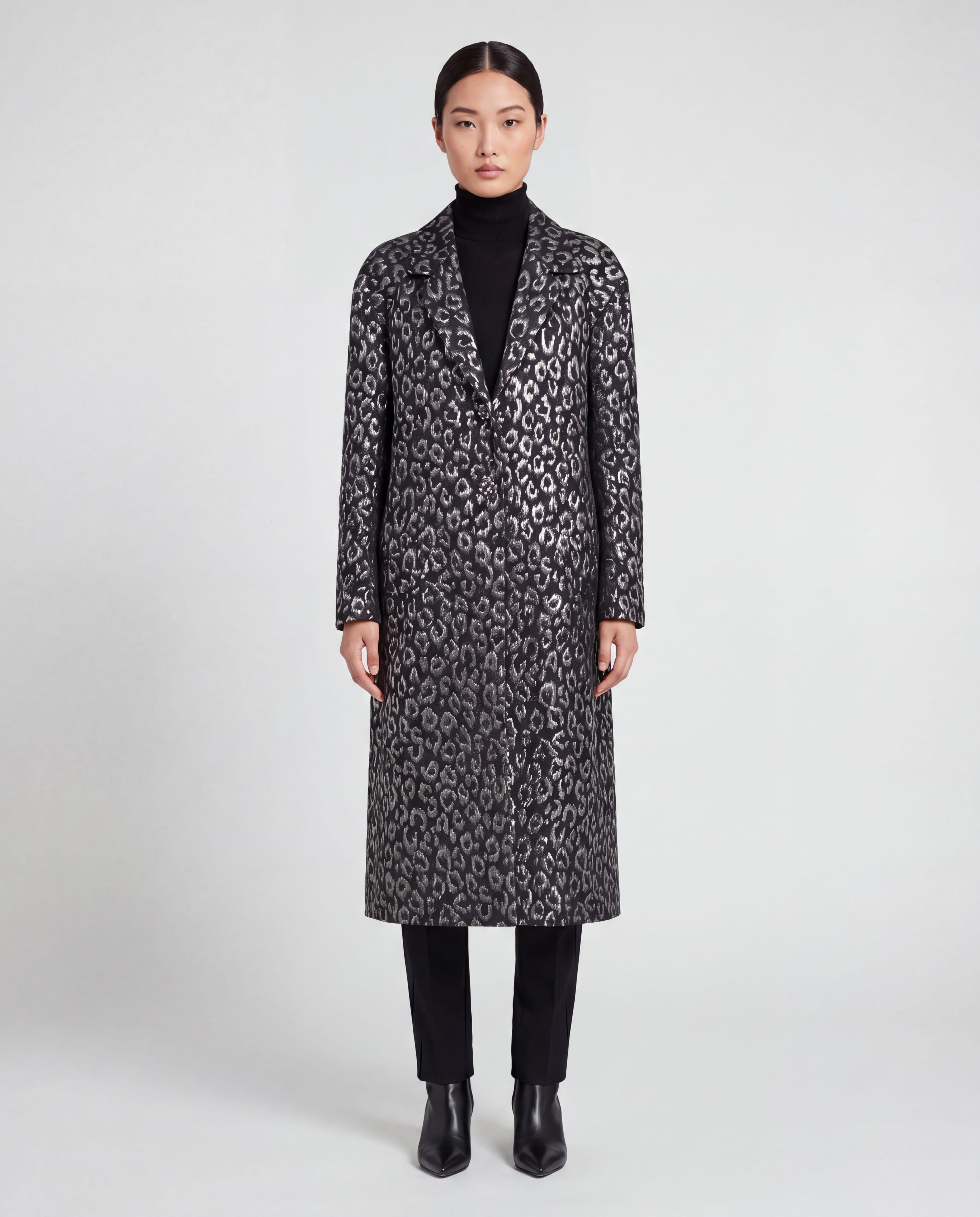 Dolce & Gabbana Manteau long à motif léopard métallisé - alternate view