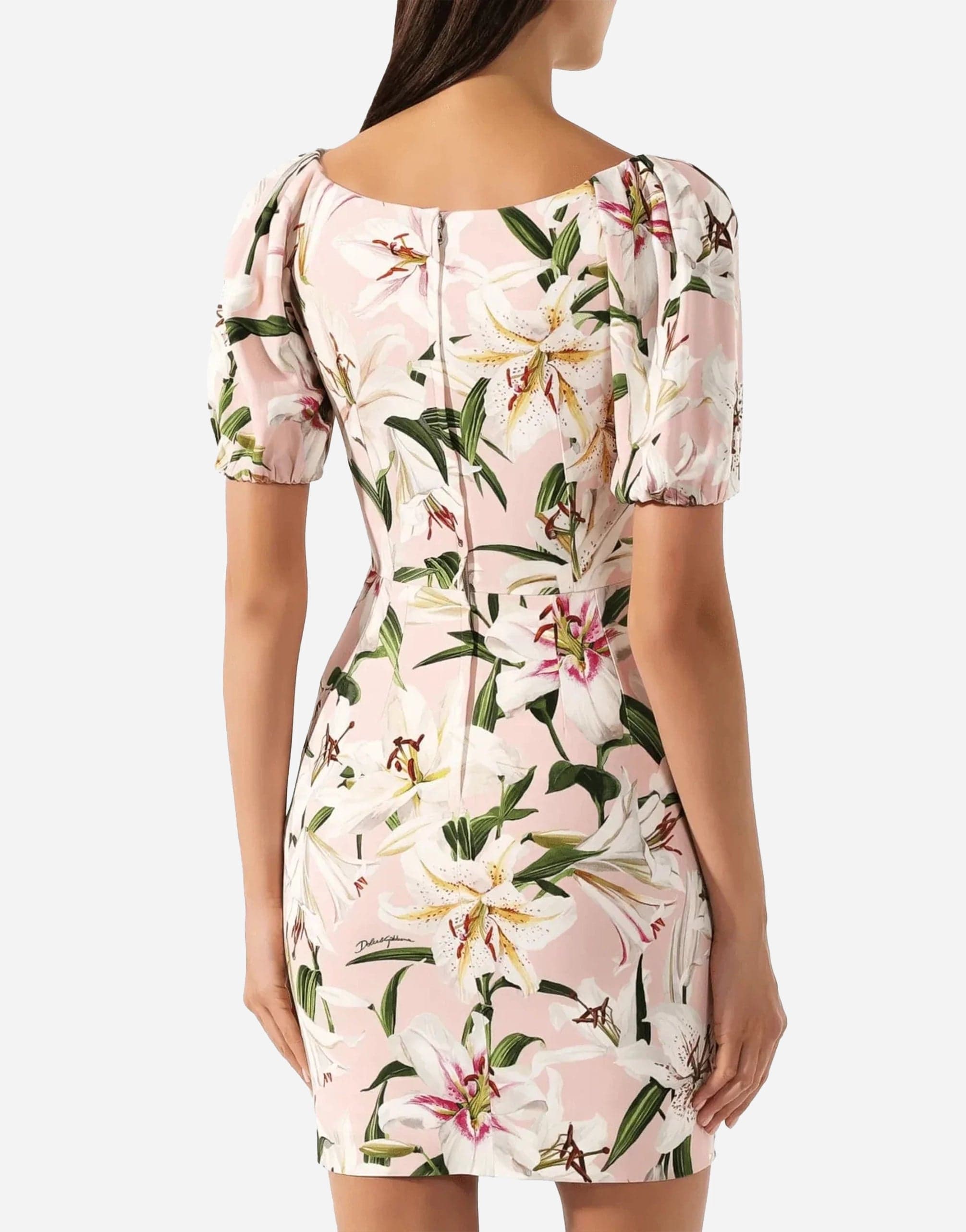 فستان قصير مع طباعة زنبق