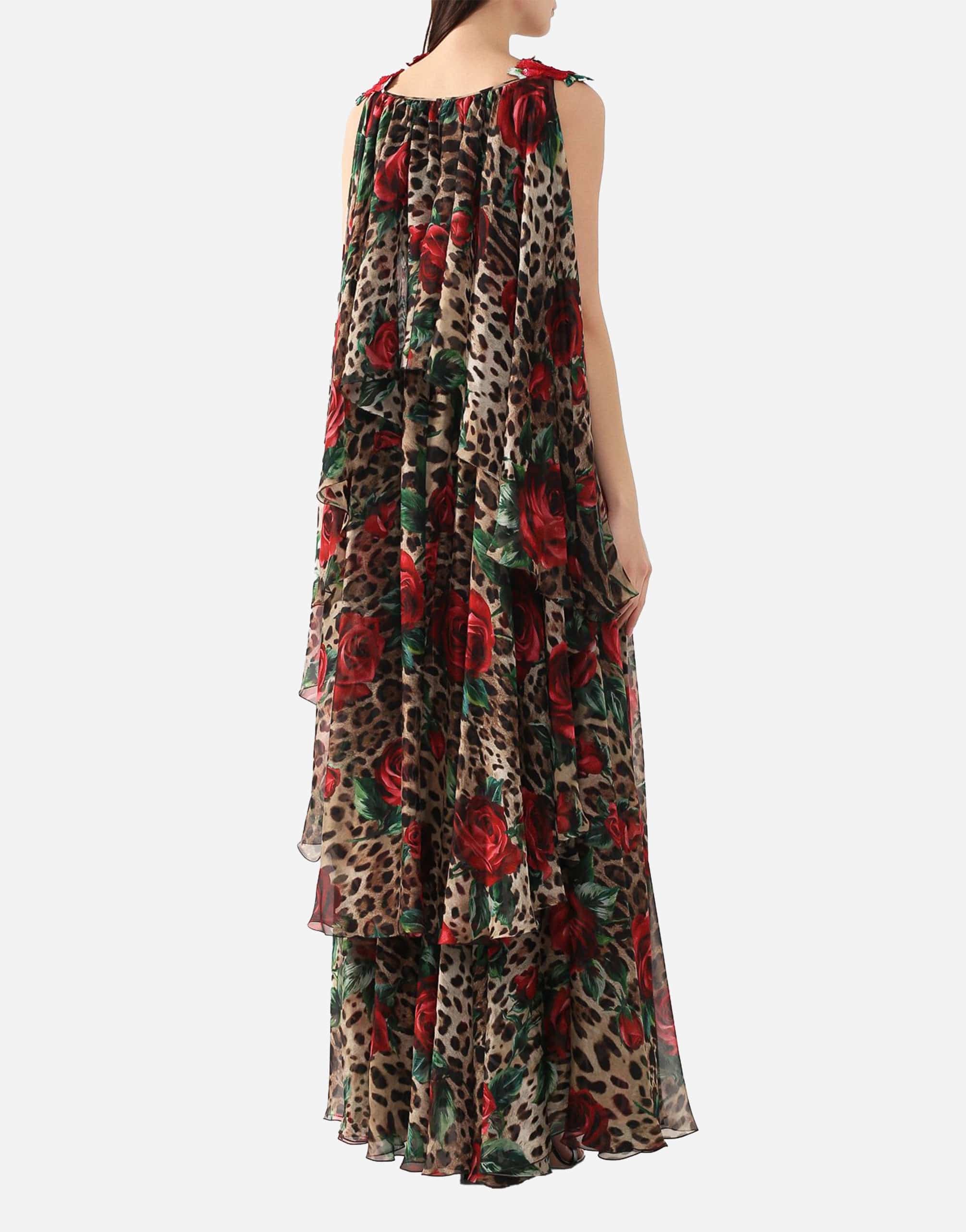 فستان طويل من الشيفون الحريري