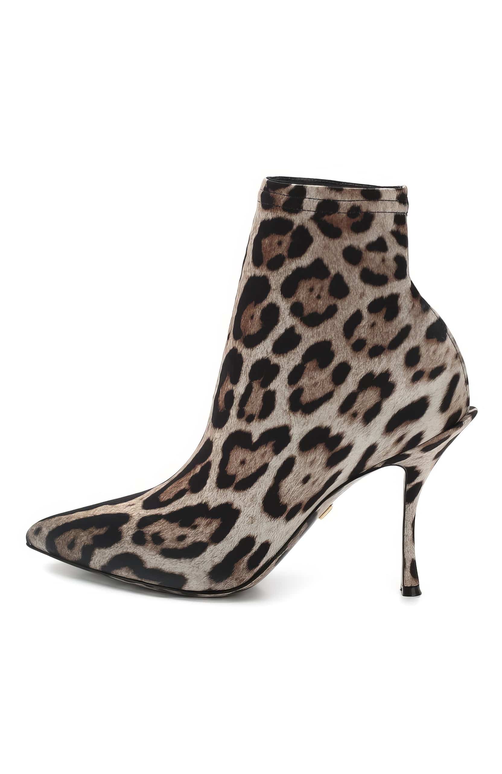 Leopard-Druckstiefel mit hohen Heelen