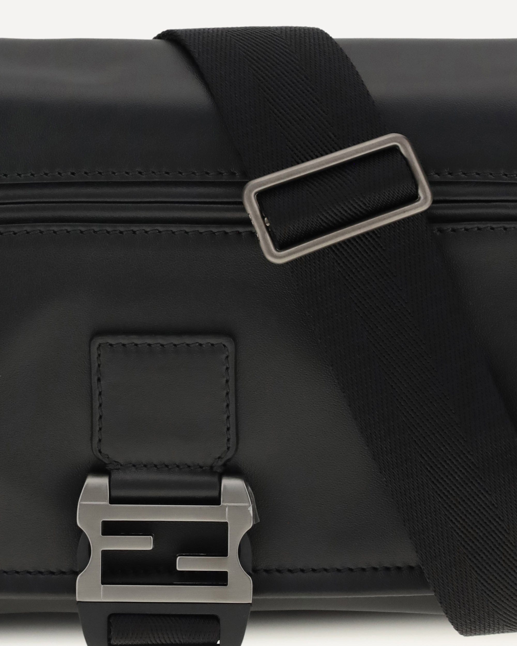 Fendi フラックス メッセンジャー ショルダーバッグ | Sendegaro JP