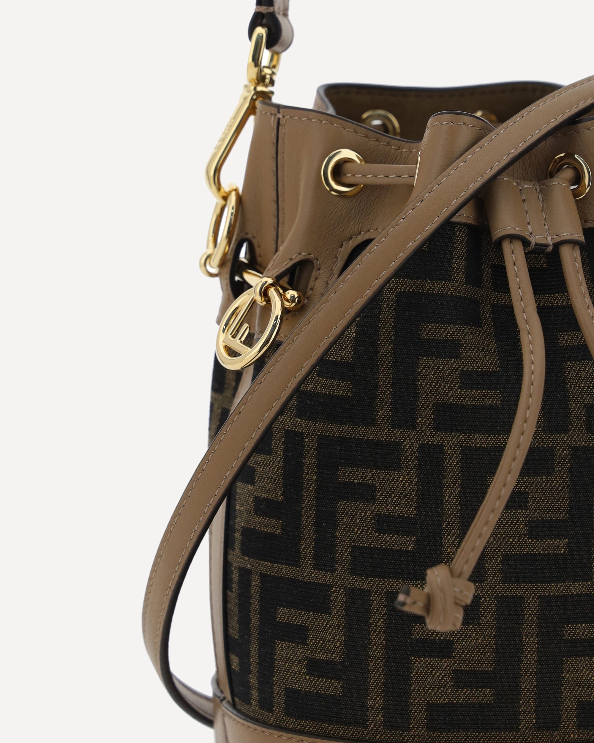 FENDI モントレゾール ミニバケットバッグ FENDI（フェンディ） モントレゾール ミニバケットバッグ ショルダー