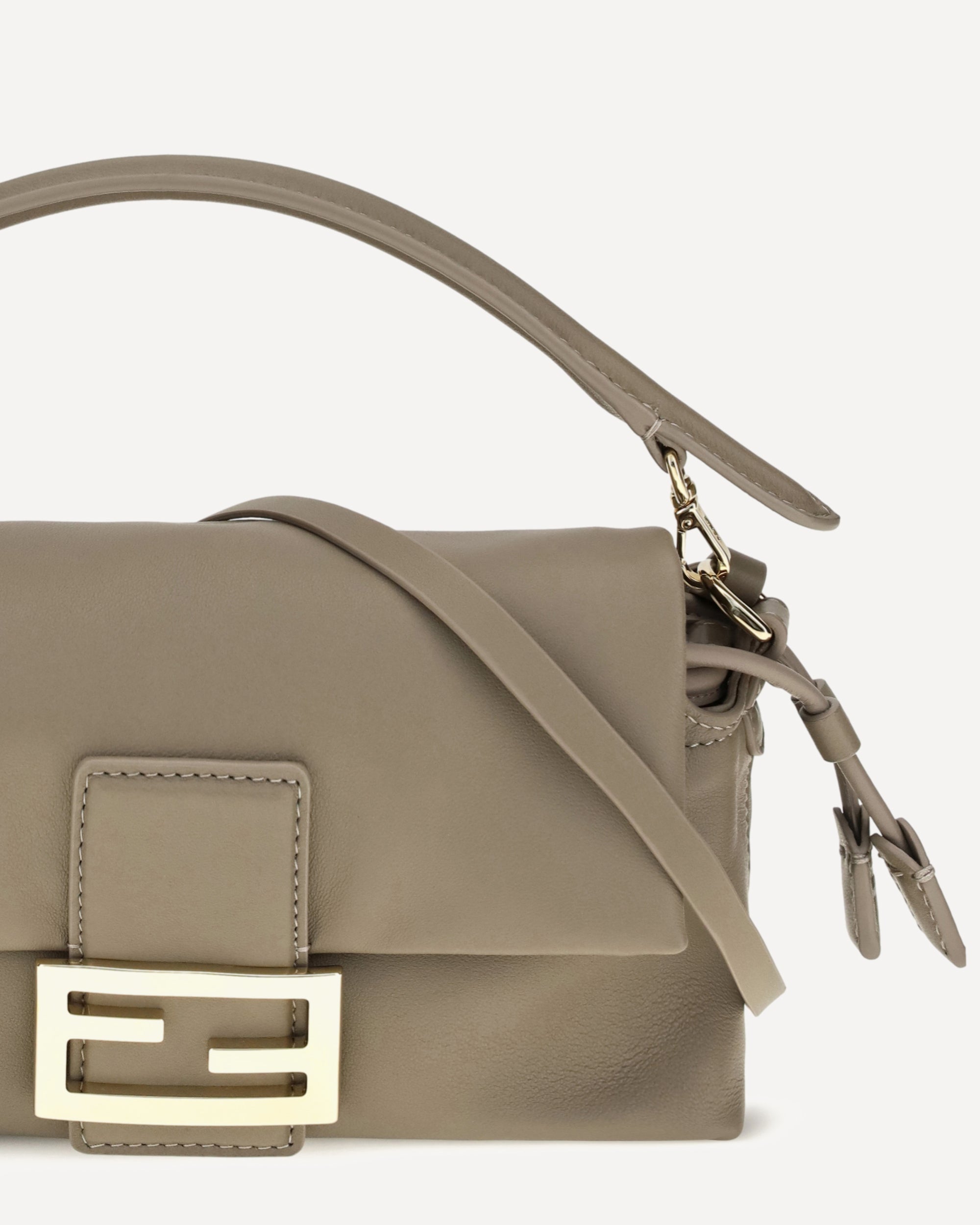 حقيبة يد باجيت صغيرة من Fendi من جلد نابا الناعم