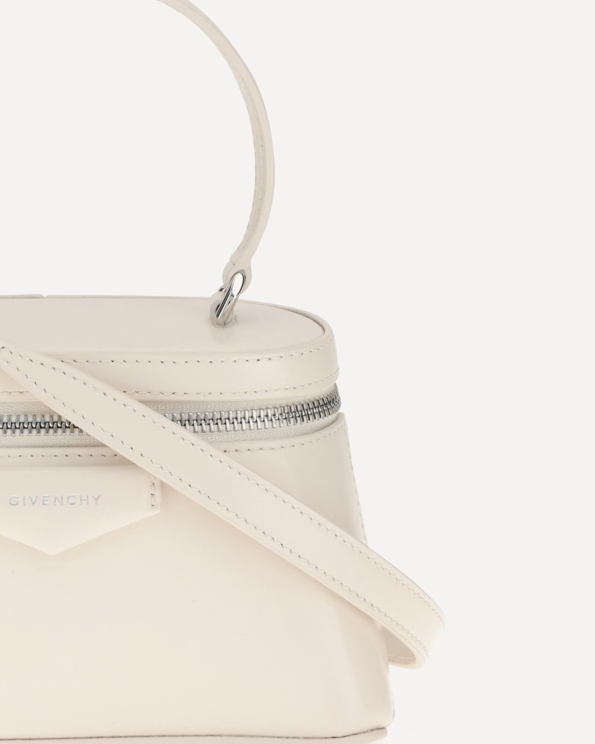 Givenchy Givenchy Antigona Leather Shoulder Bag