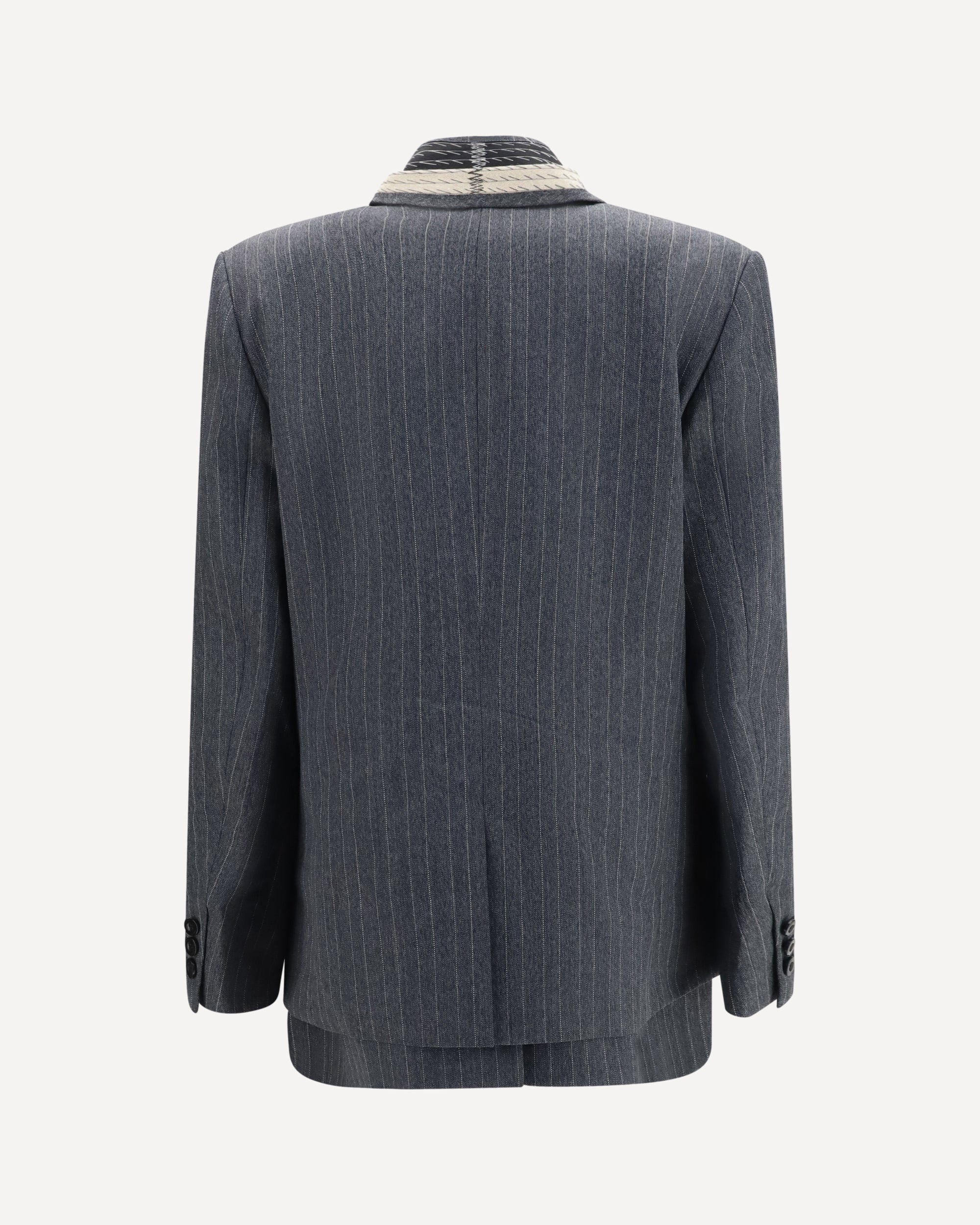 Sacai Veste à fines rayures et boutonnage simple