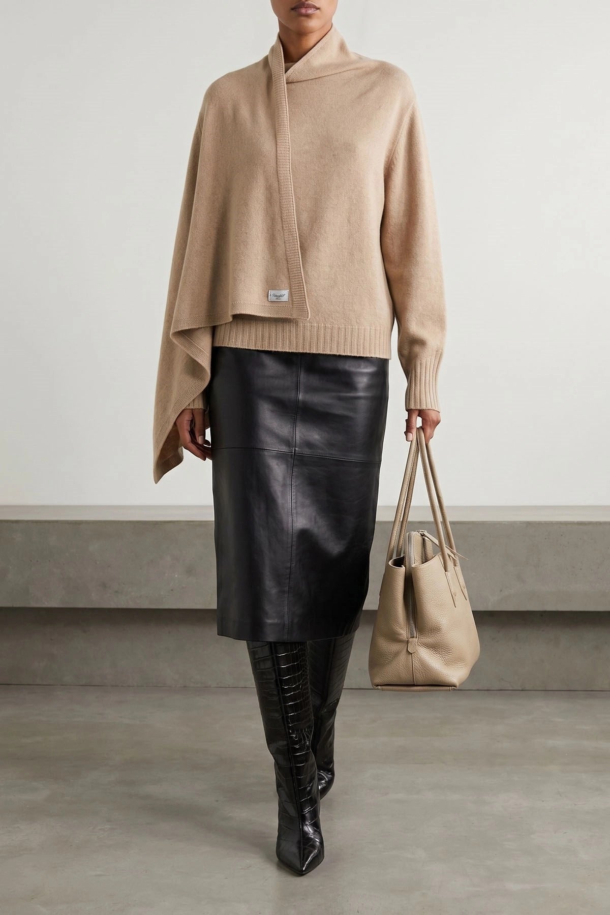 The Attico La Passeggiata Medium Shoulder Bag