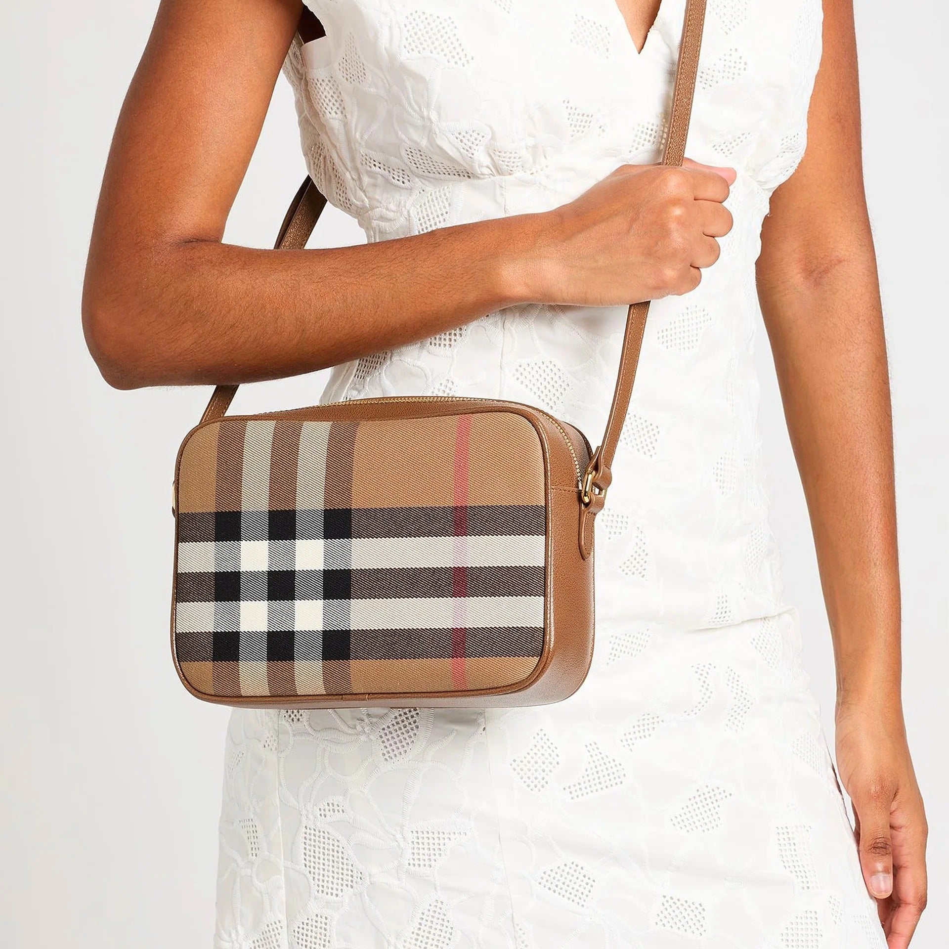 Burberry Vintage Check Camera Bag | Sendegaro