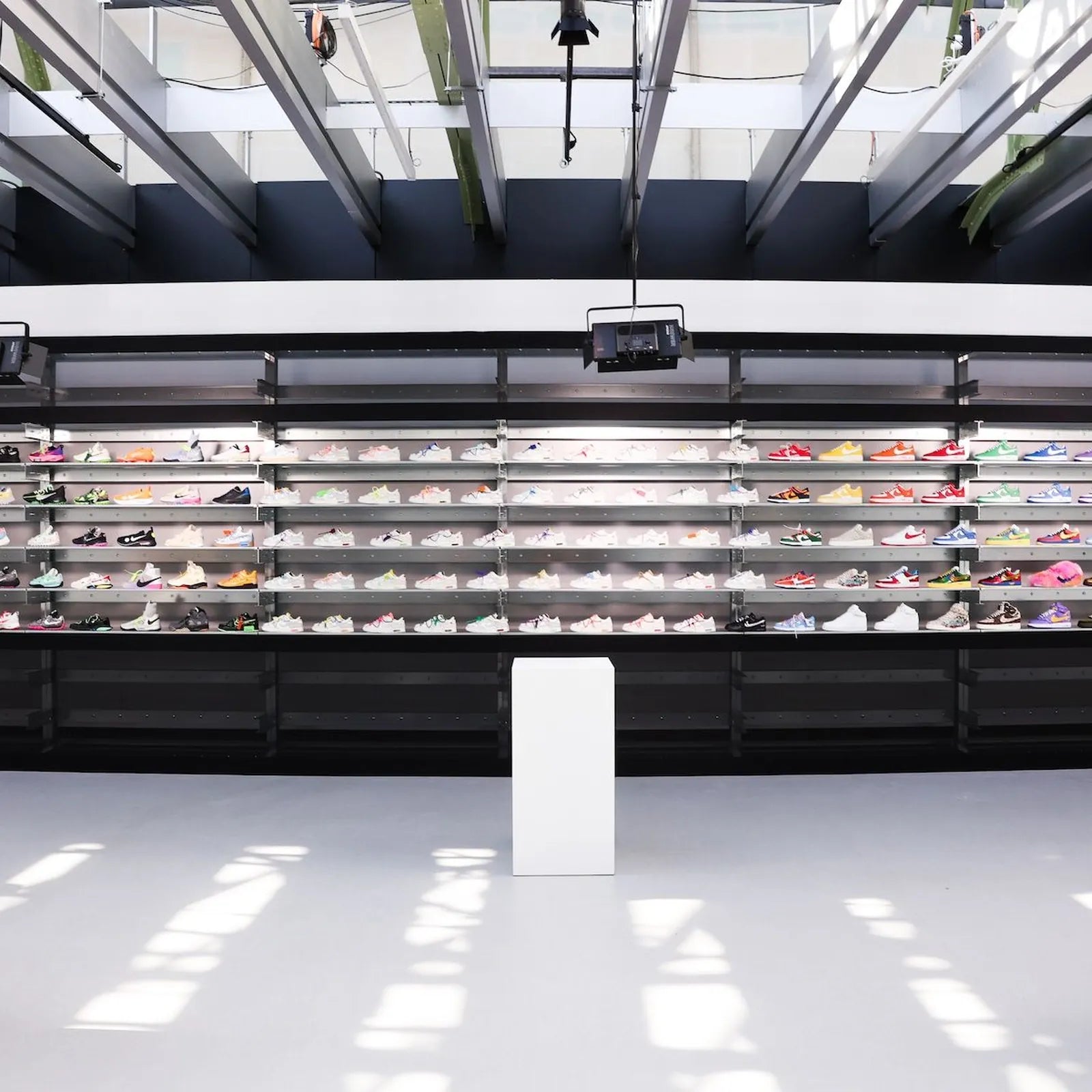 Off-White Brand Story image