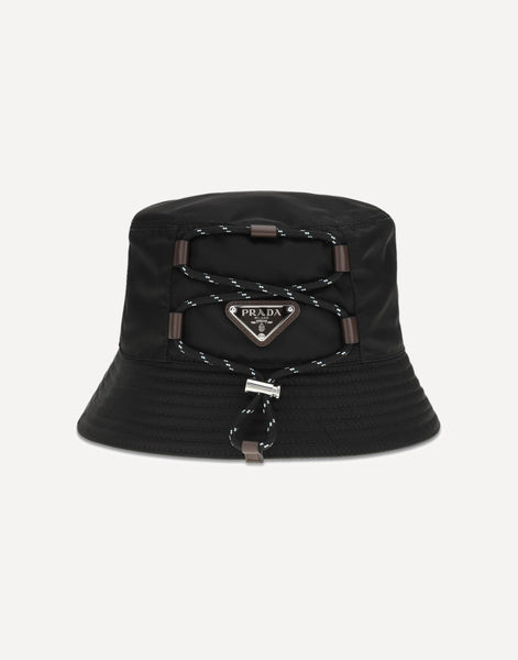PRADA 三角ロゴ　ブラック バケットハット　ナイロン Prada 三角ロゴ付きナイロンバケットハット | Sendegaro JP