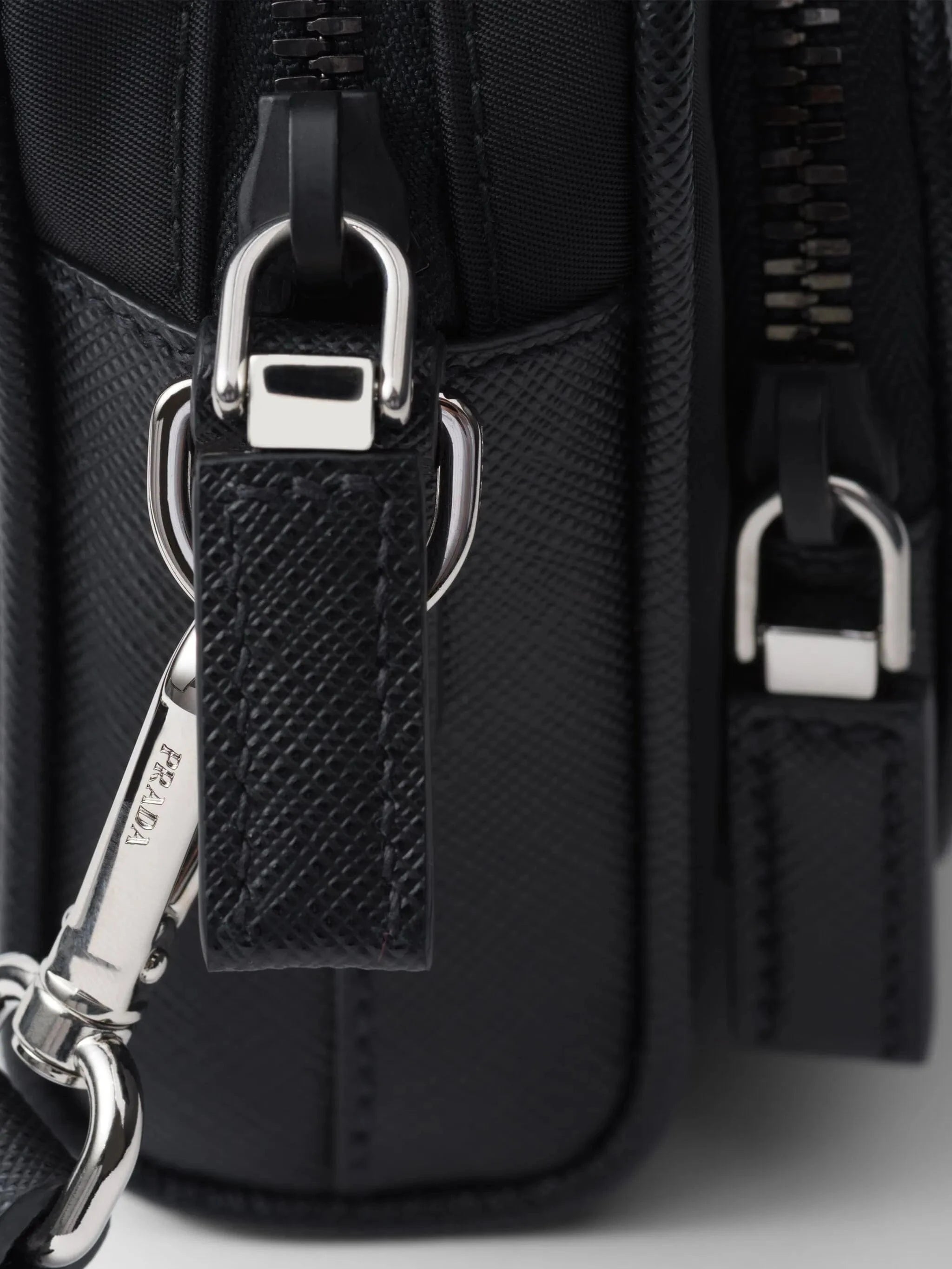 プラダサフィアーノレザーショルダーバッグ | Sendegaro US プラダサフィアーノレザーショルダーバッグ | Sendegaro US